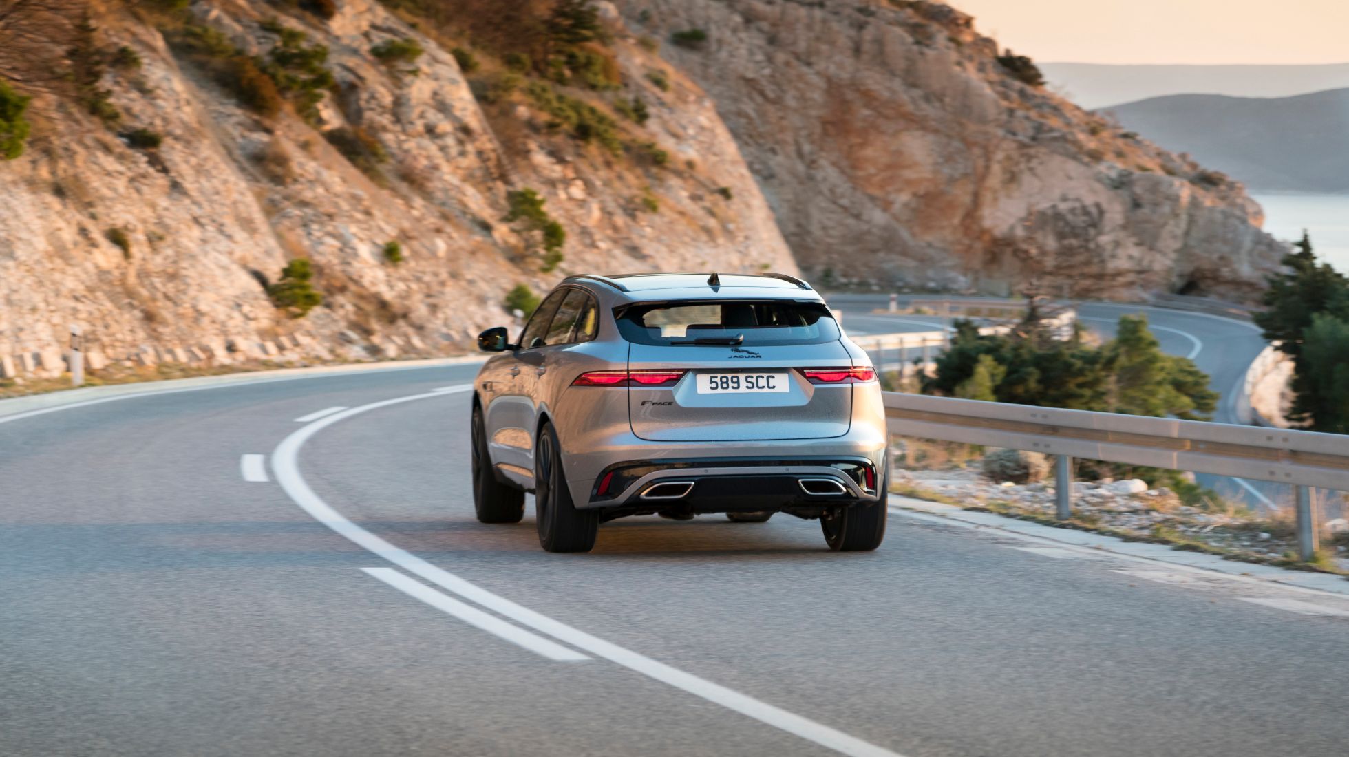 5f61a7b6bc48d79fa434322d_Jag_F-PACE_21MY_Location_Driving_150920_HR_DSC01473-4-1
