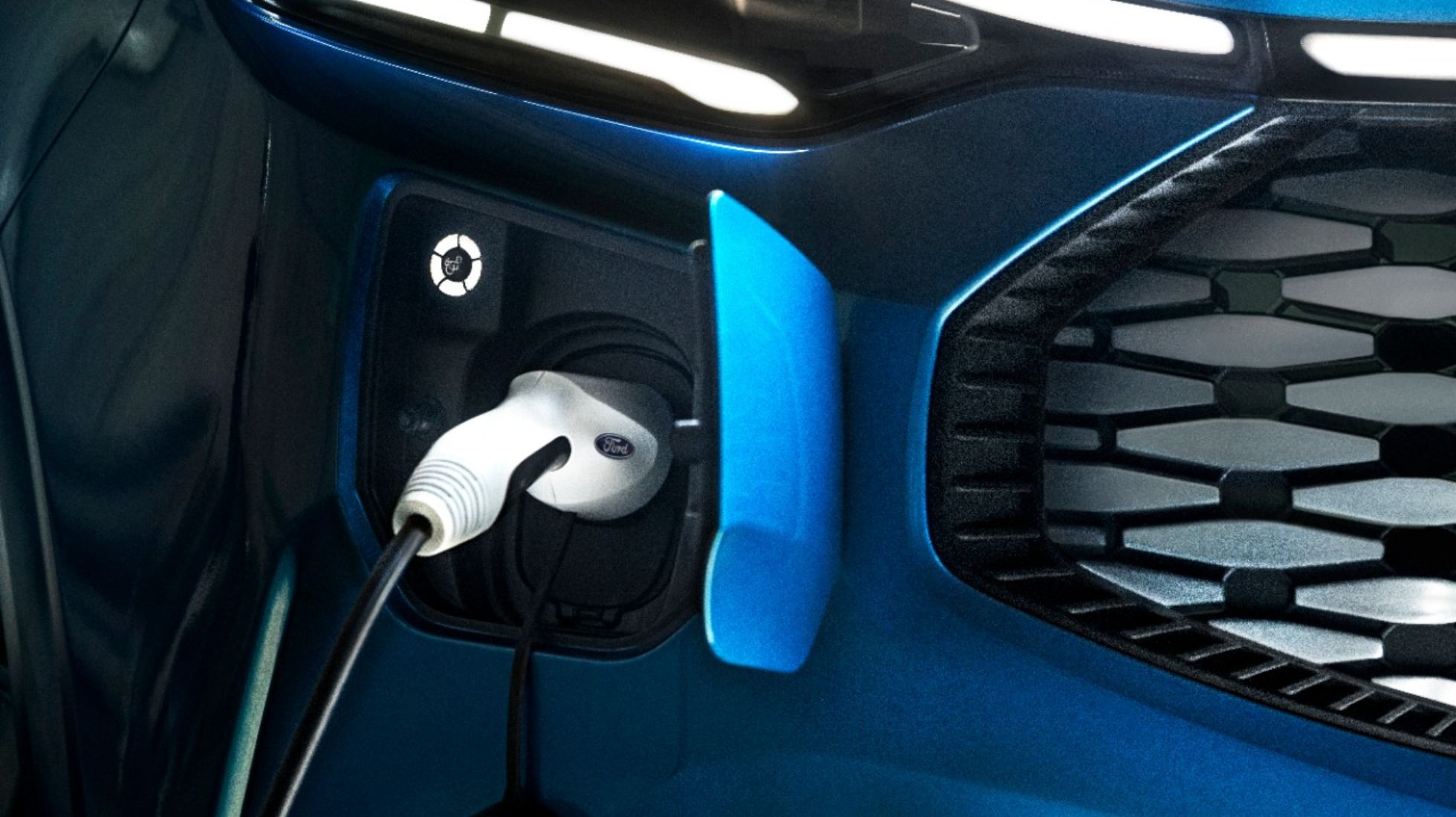 627a0e7ad22abb72d5c68d07_Ford-e-Transit-TopGear-SA-Plug.jpg