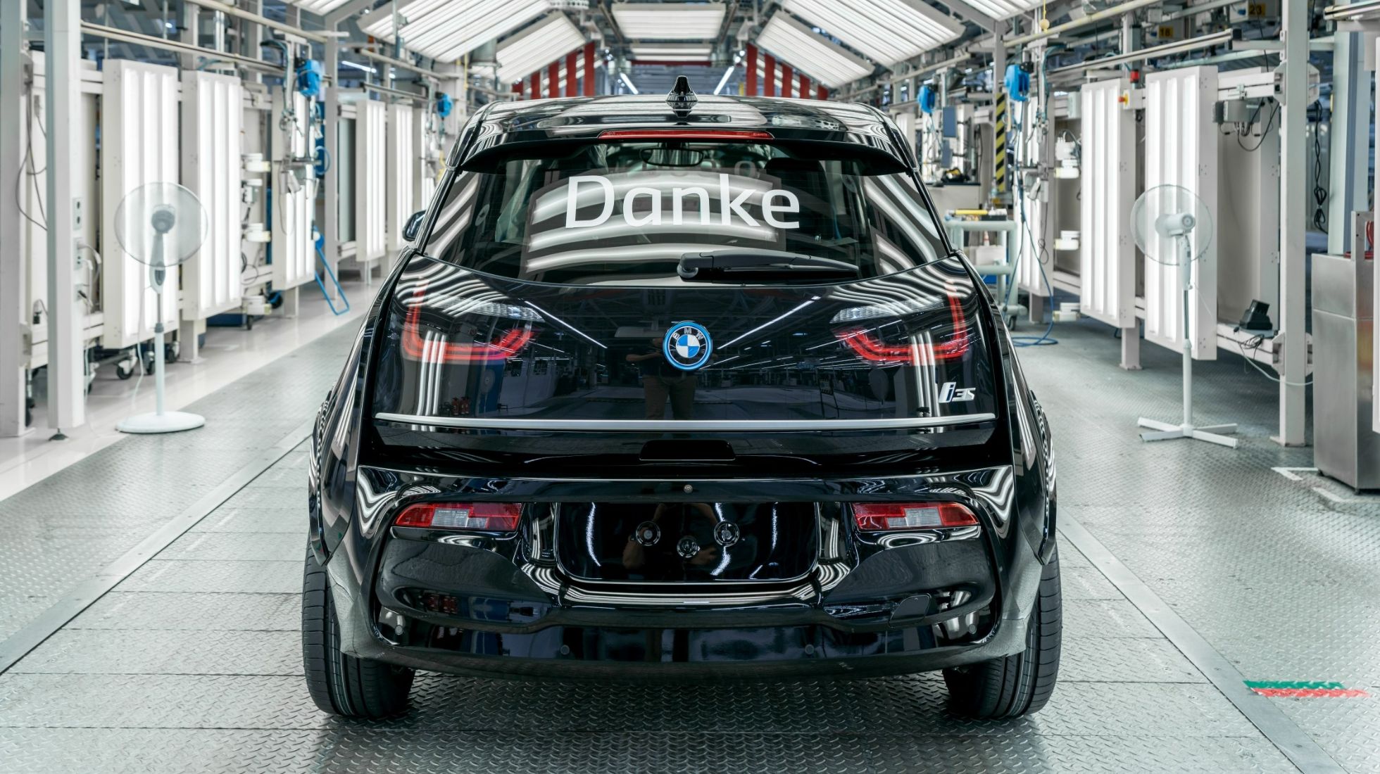 62bf375a3c10d50c1a6f08a9_BMW-i3-HomeRun-Edition-TopGear-SA-1.jpg