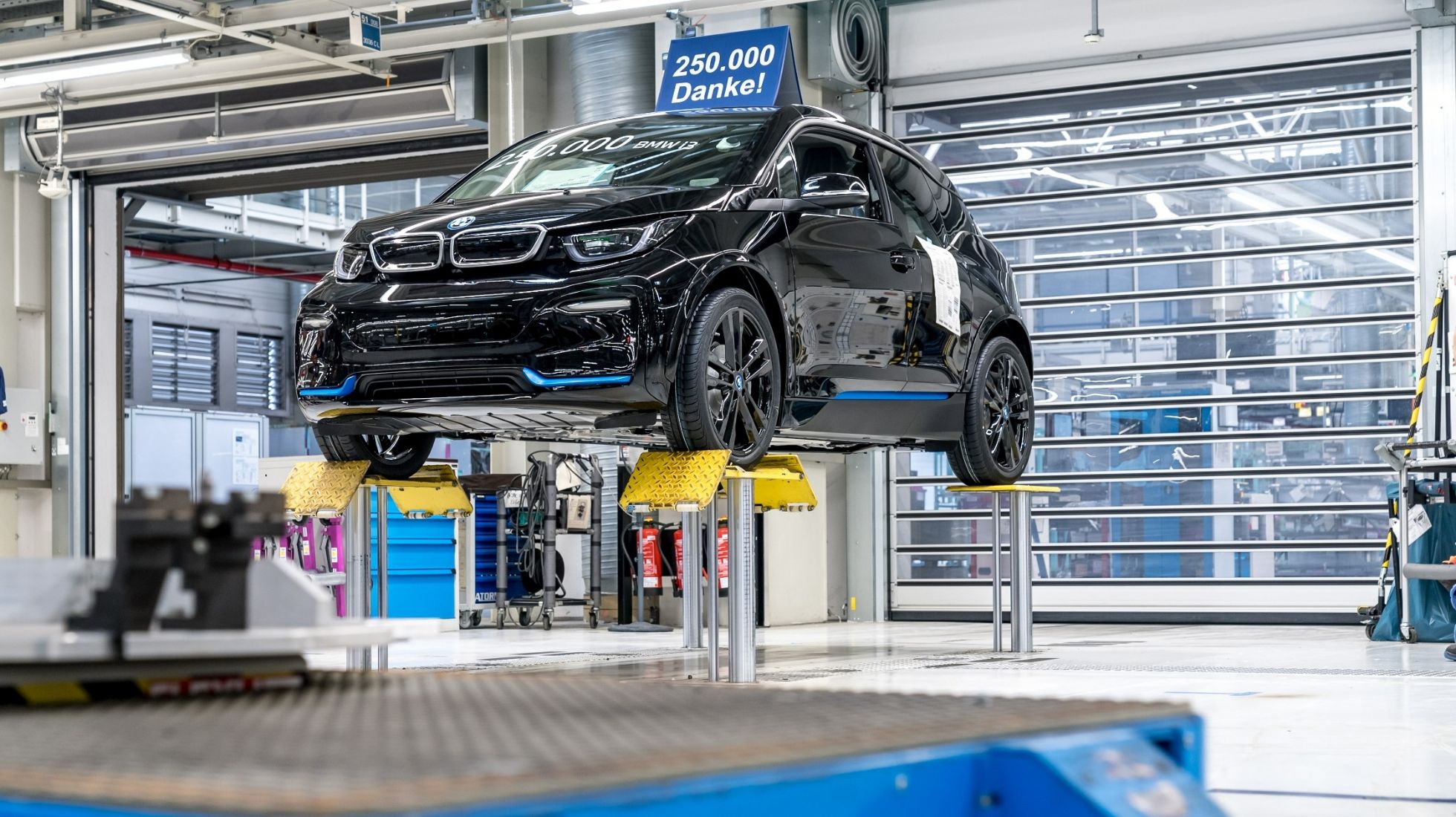 62bf375ae38a3781dc07fc90_BMW-i3-HomeRun-Edition-TopGear-SA-3.jpg