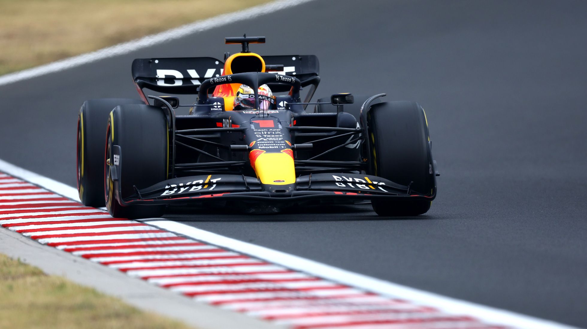 62e8cf210237693dc87af4ba_Hungarian-Grand-Prix-TopGear-SA-Red-Bull-3.jpg