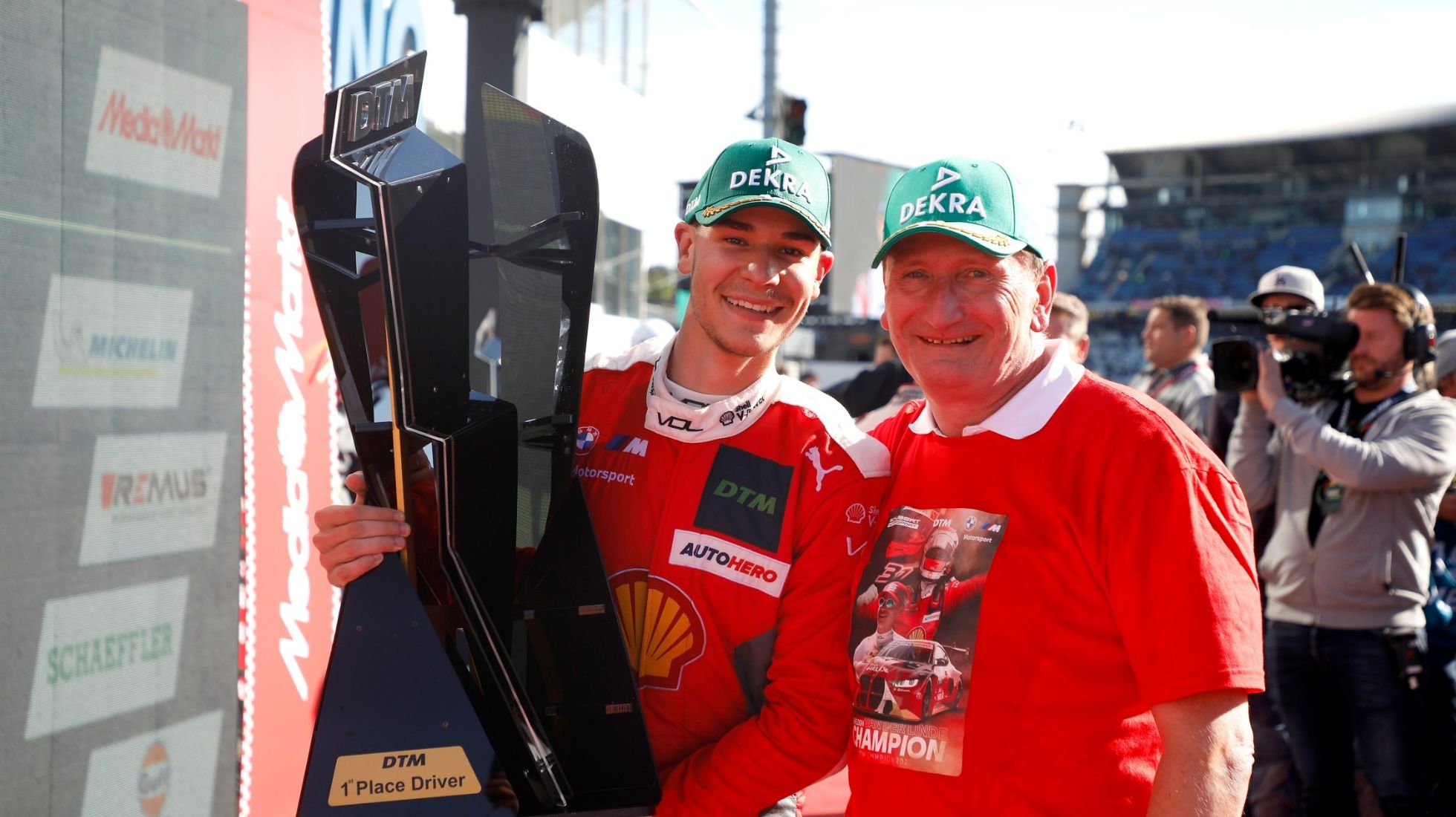 6347c10b5df91302890424a7_Sheldon-vd-Line-2022-DTM-Champion-TopGear-SA-1.jpg