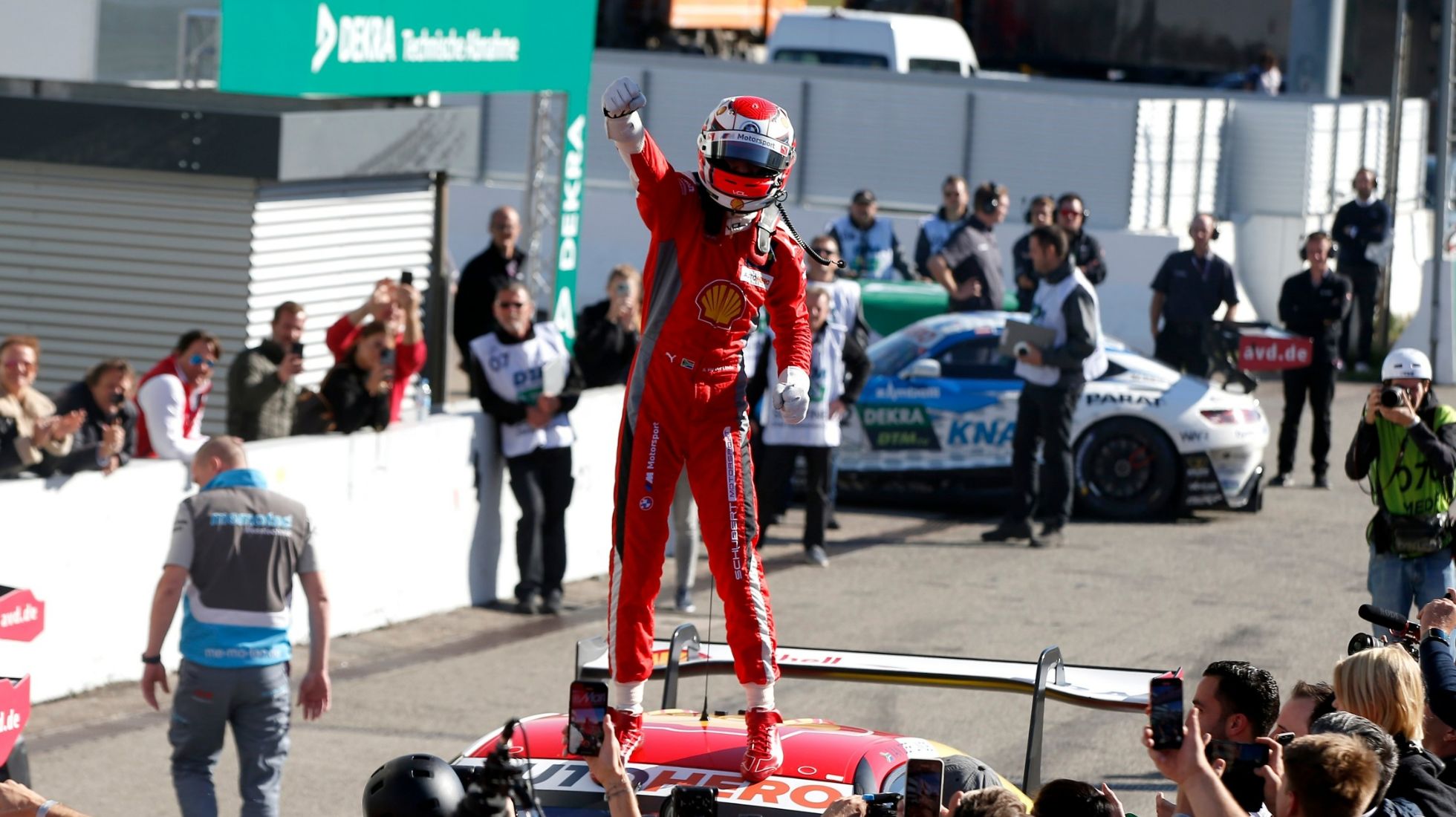 6347c10ccb7f125f313bd760_Sheldon-vd-Line-2022-DTM-Champion-TopGear-SA-3.jpg