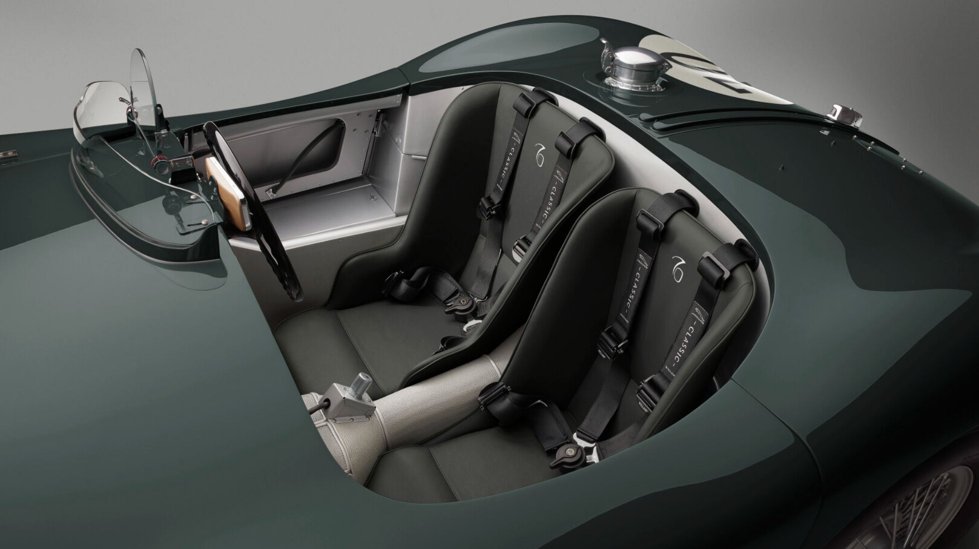 6347dc6c0bffa2eb7ddd2fd4_Jaguar-C-Type-70-Years-Continuation-TopGear-SA-8.jpg