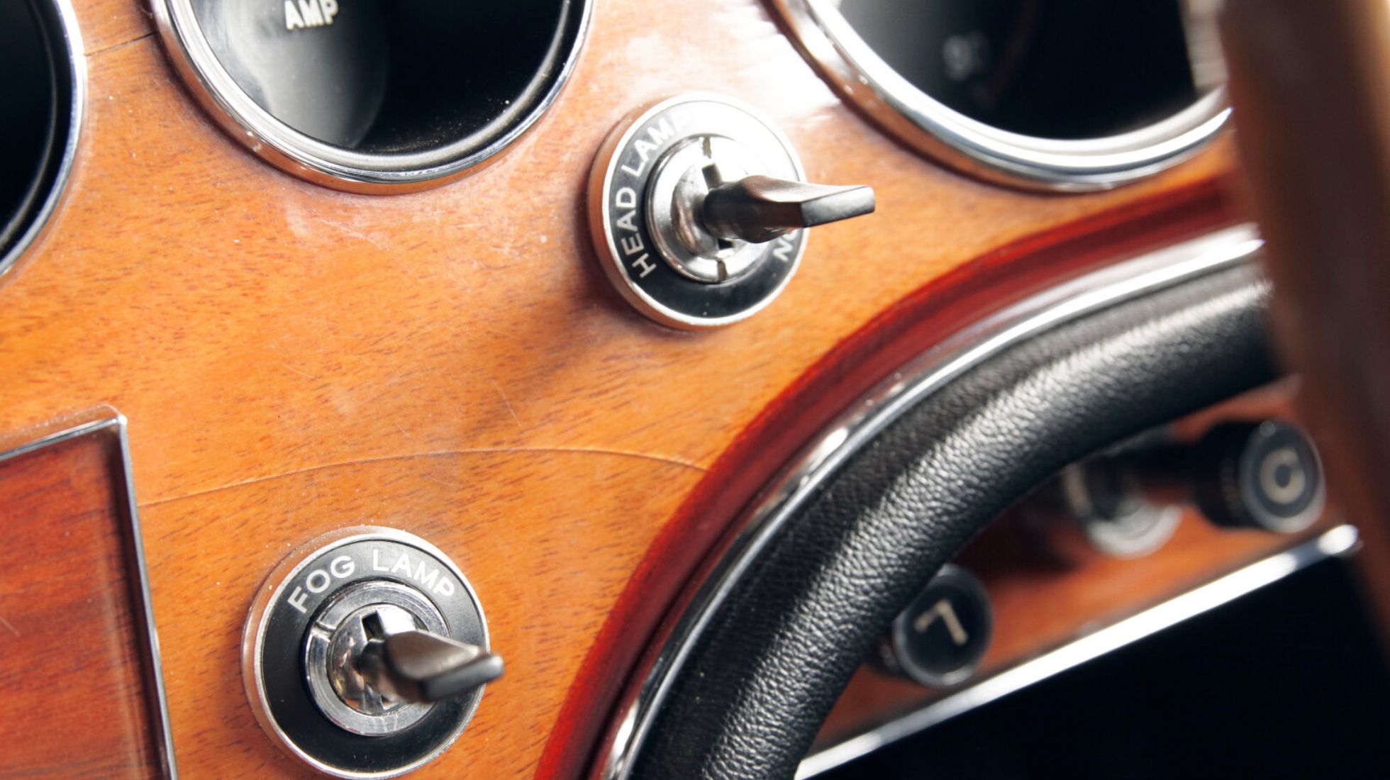 63524399d68d3caafde5610f_Toyota-2000GT-TopGear-SA-Interior-2.jpg