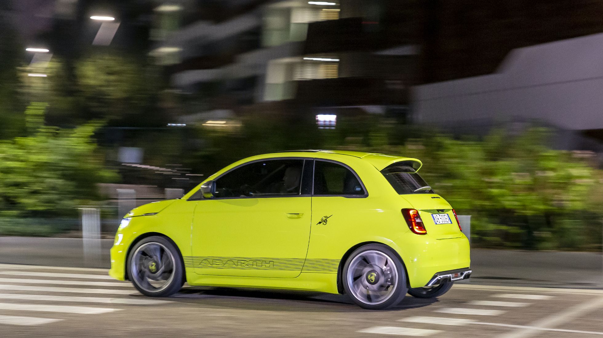 637dd1c00920166fddd0232e_Abarth-500e-TopGear-SA-Rear-1.jpeg