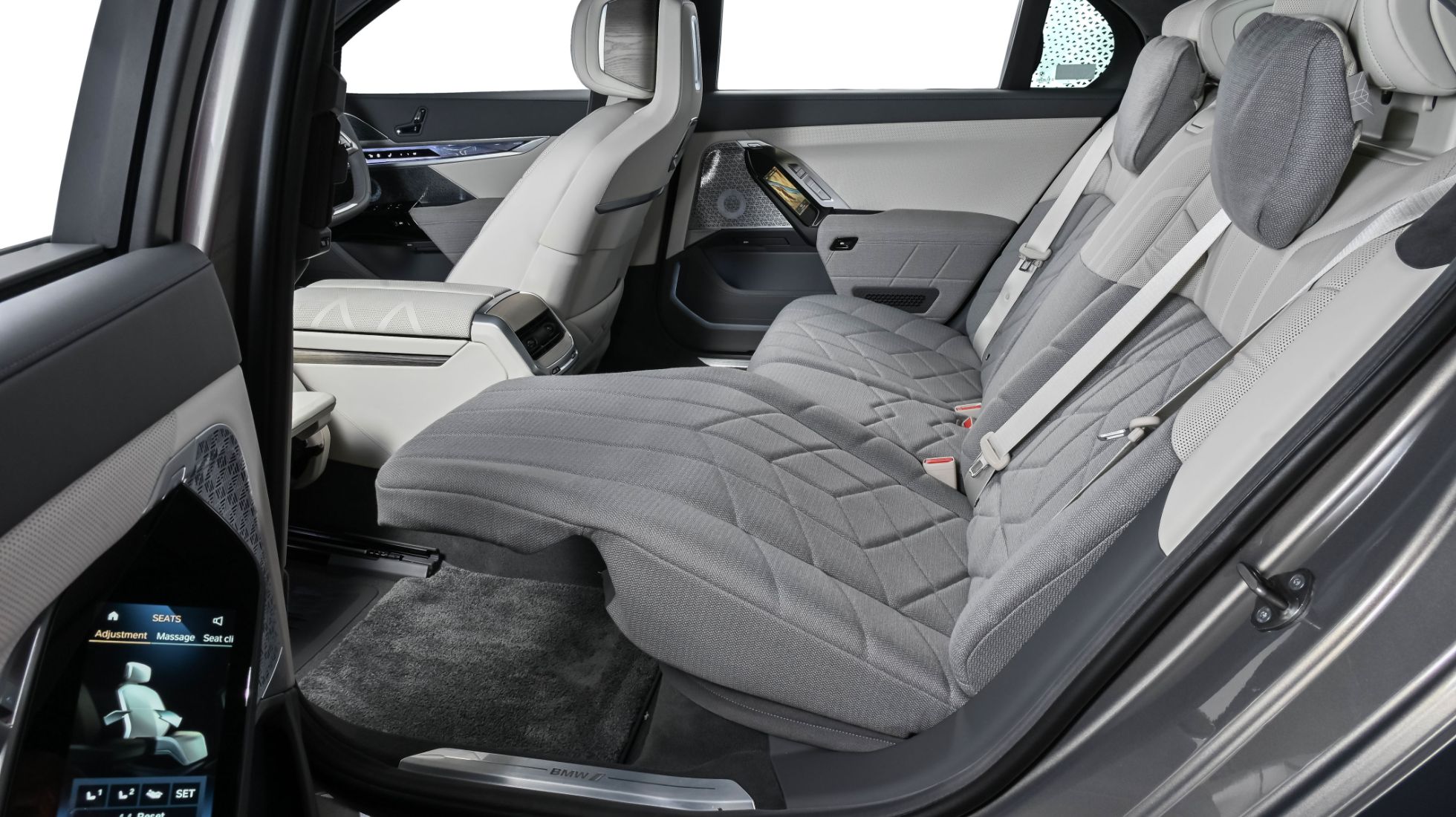 6482e17a4e424101d5c6b70c_Electric-Car-TopGear-SA-Rear-Seats