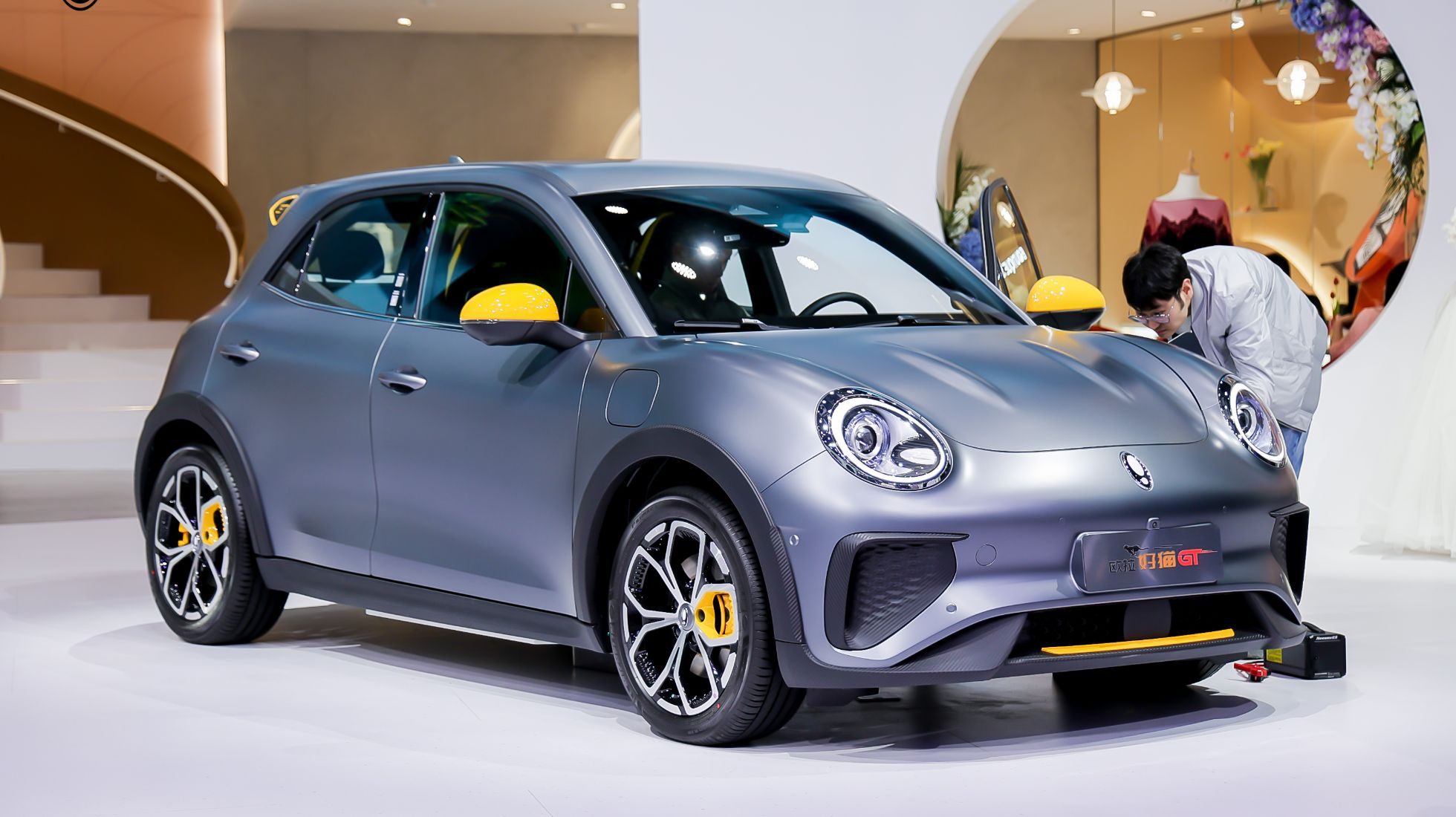 64b64dd58e0e0c9837f2bc02_Shanghai-Motor-Show-7