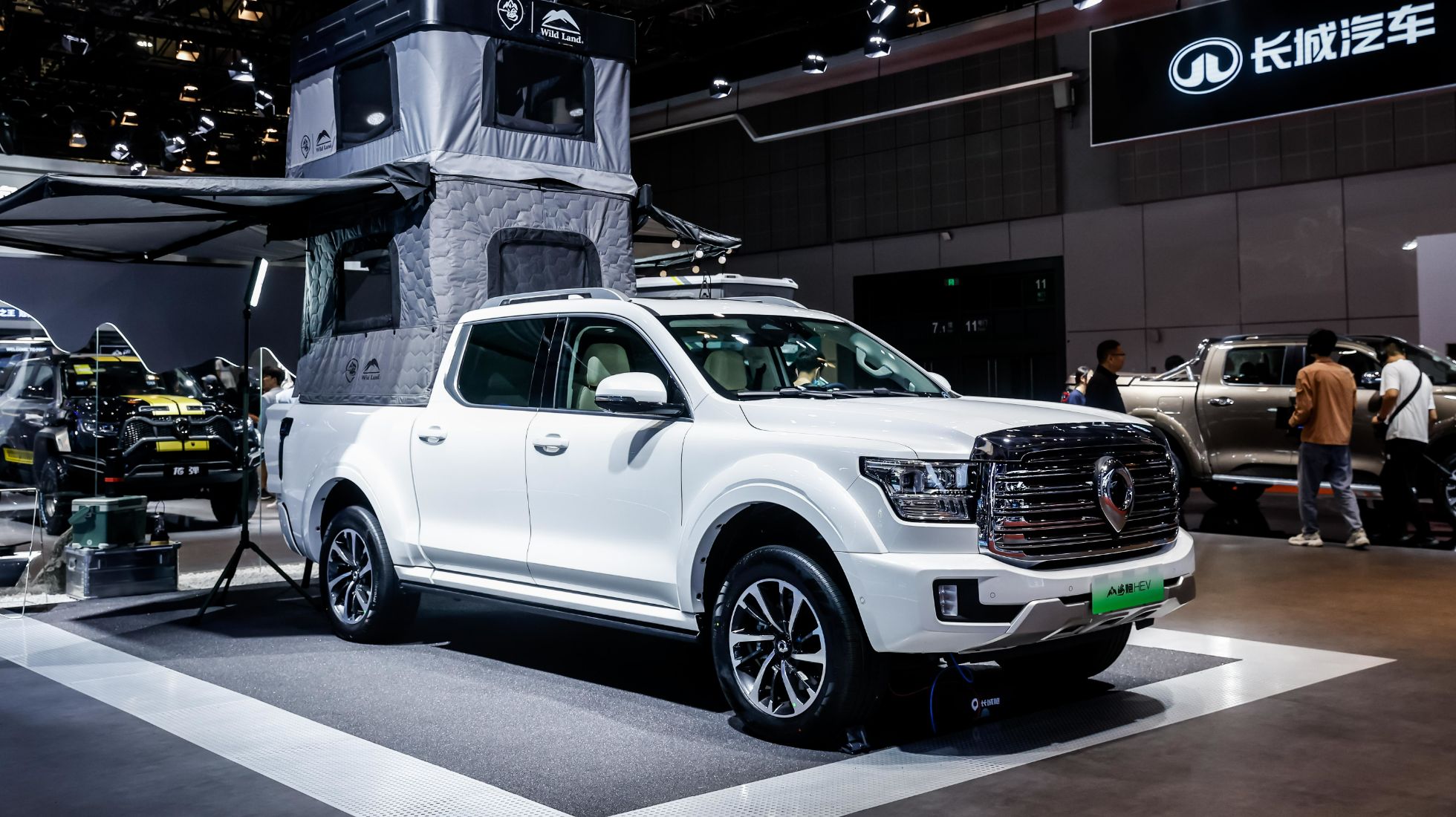 64b64dd68e0e0c9837f2bc29_Shanghai-Motor-Show-2