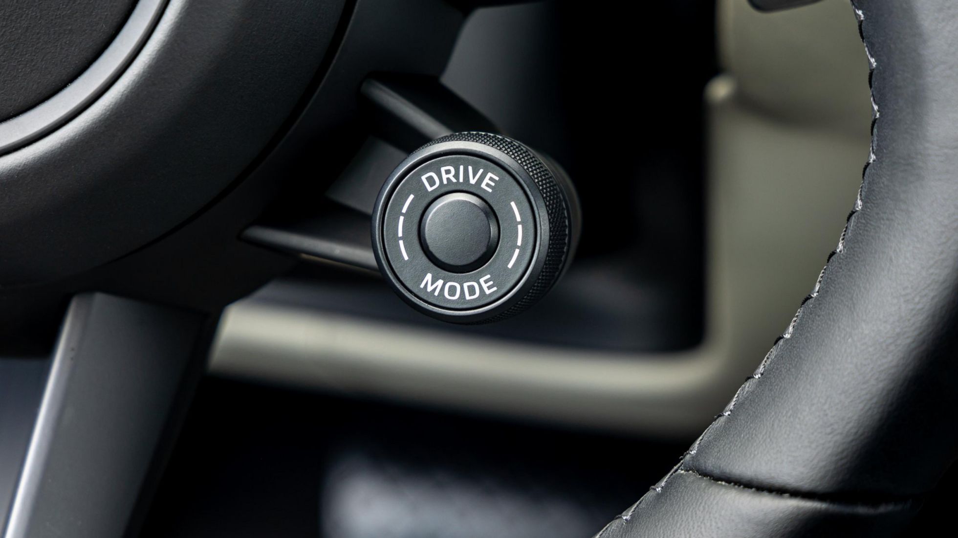64e3c8f1f322e3ee24fb605e_Porsche-Cayenne-2023-Facelift-Interior-Drive-Mode-SwitchTopGear-SA