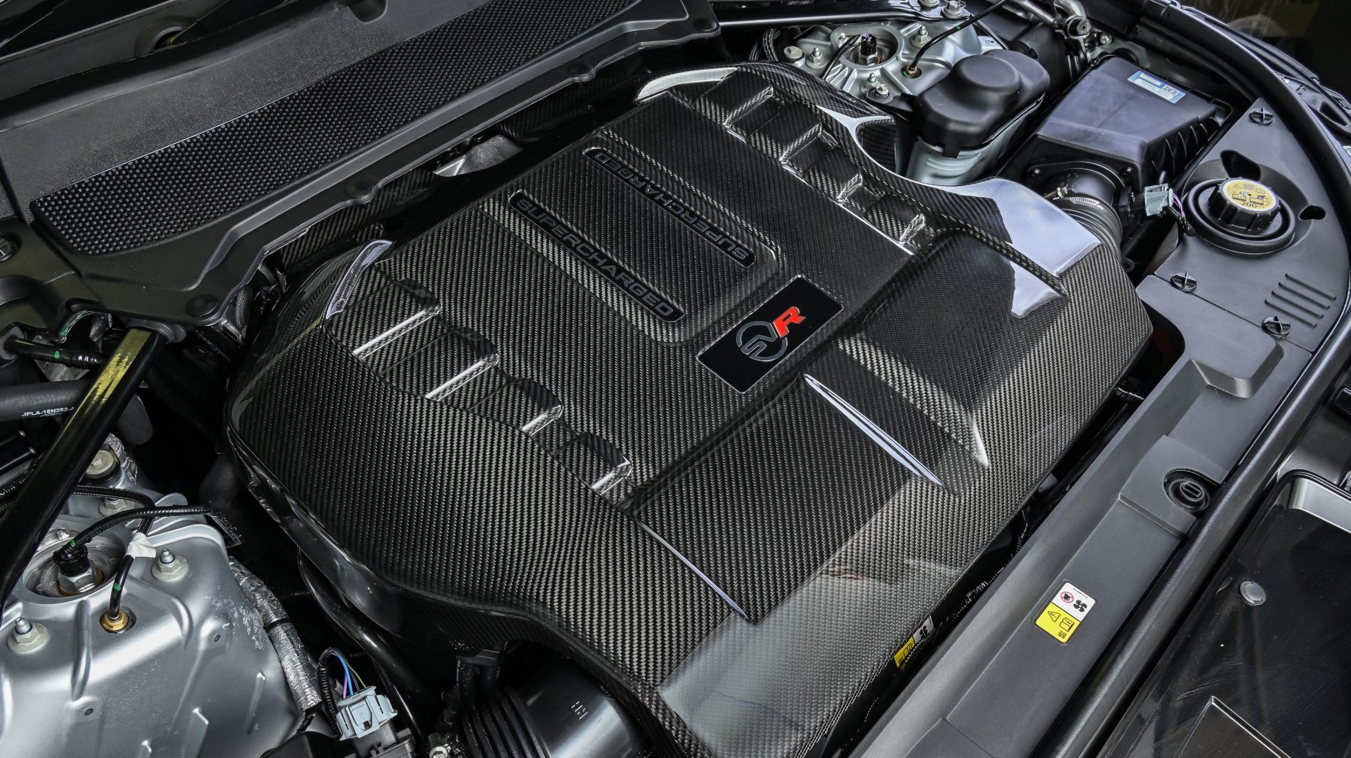 609d00ec350f0be05df42180_Range-Rover-Sport-Carbon_087.jpg
