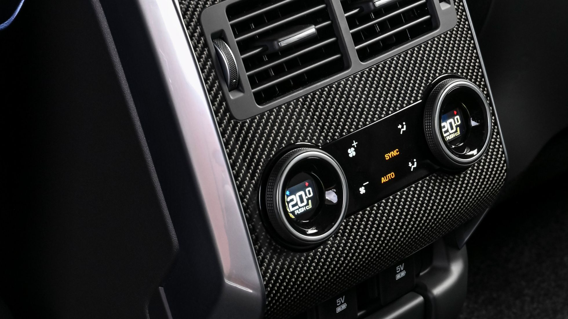609d00ec818630562d08e365_Range-Rover-Sport-Carbon_086.jpg