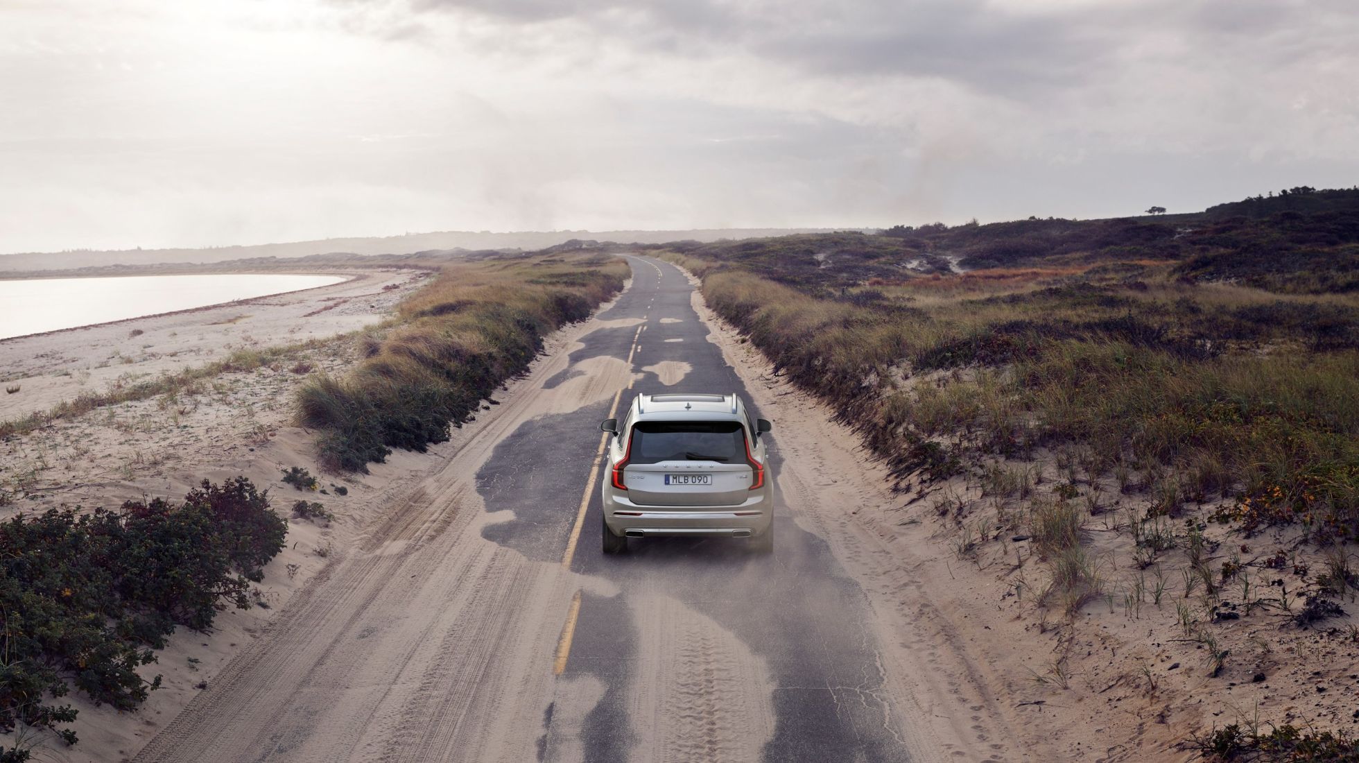 6116763b1a10547d26710923_248343_Refreshed_Volvo_XC90_Inscription_T8_Twin_Engine_in_Birch_Light_Metallic-1.jpg