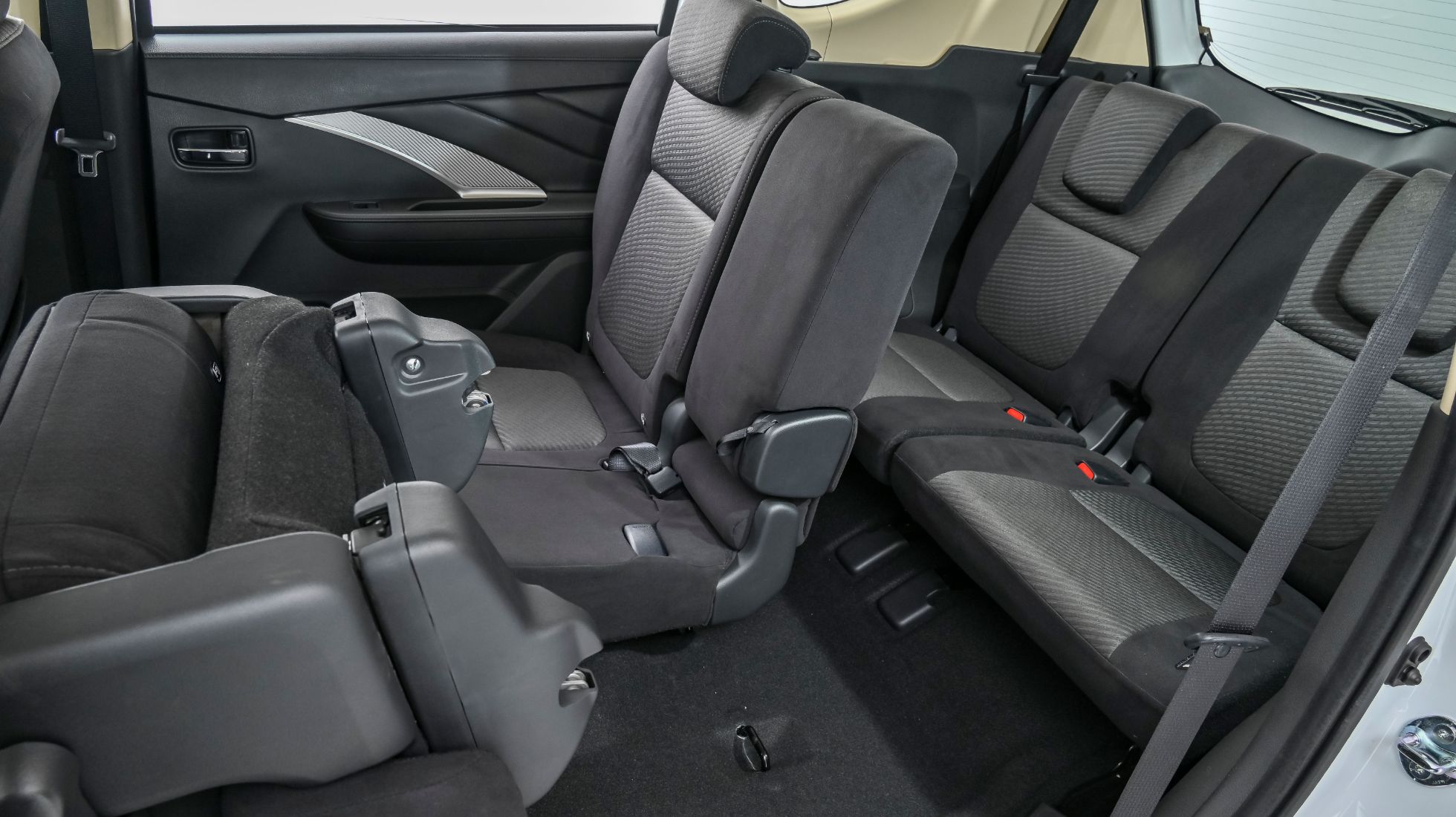 6135d494ae6f407146831737_Mitsubishi-XPANDER_080-1.jpg