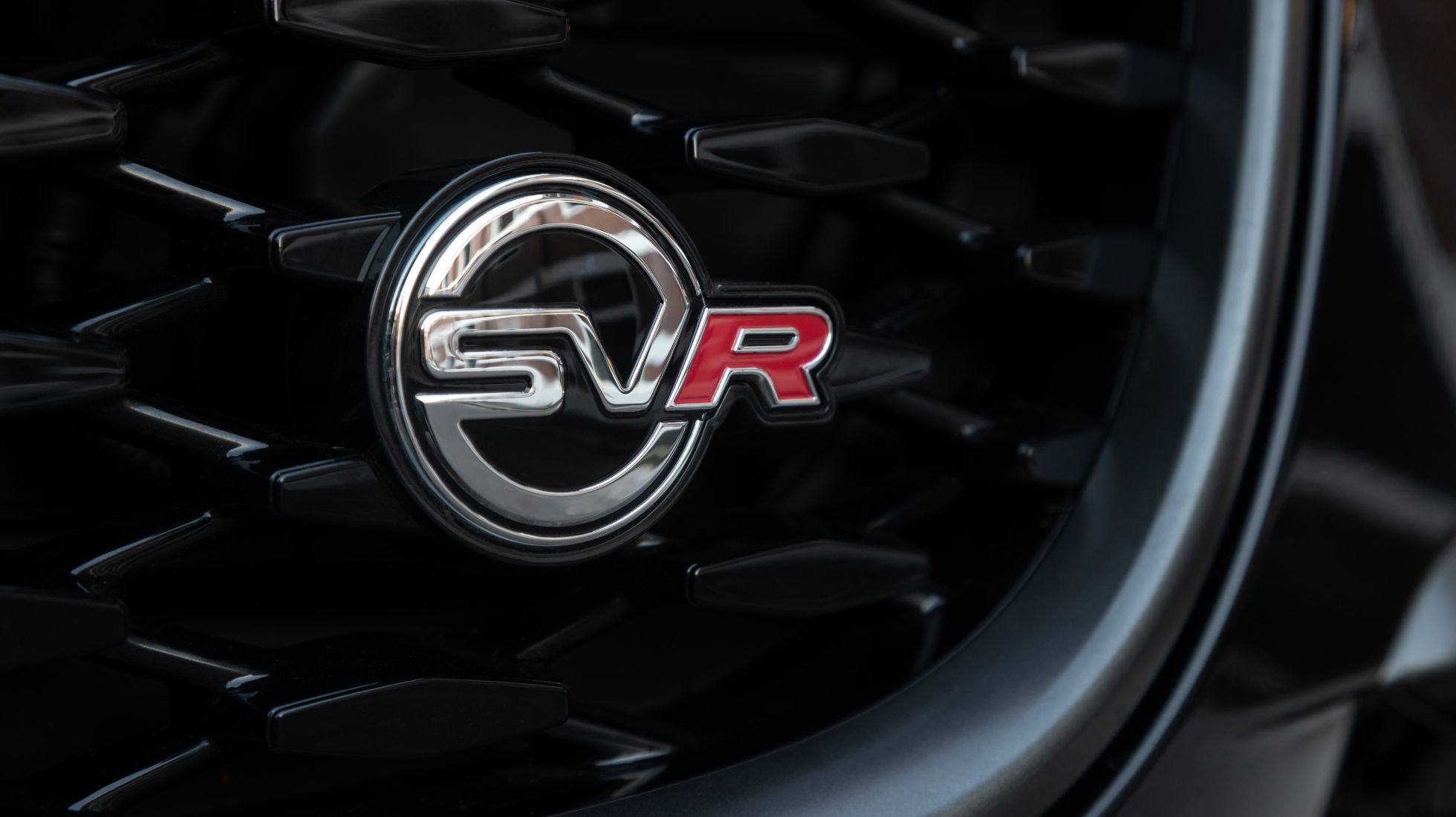 61843dda8c5dca54c2185f5b_New-F-PACE-SVR-35-1.jpg