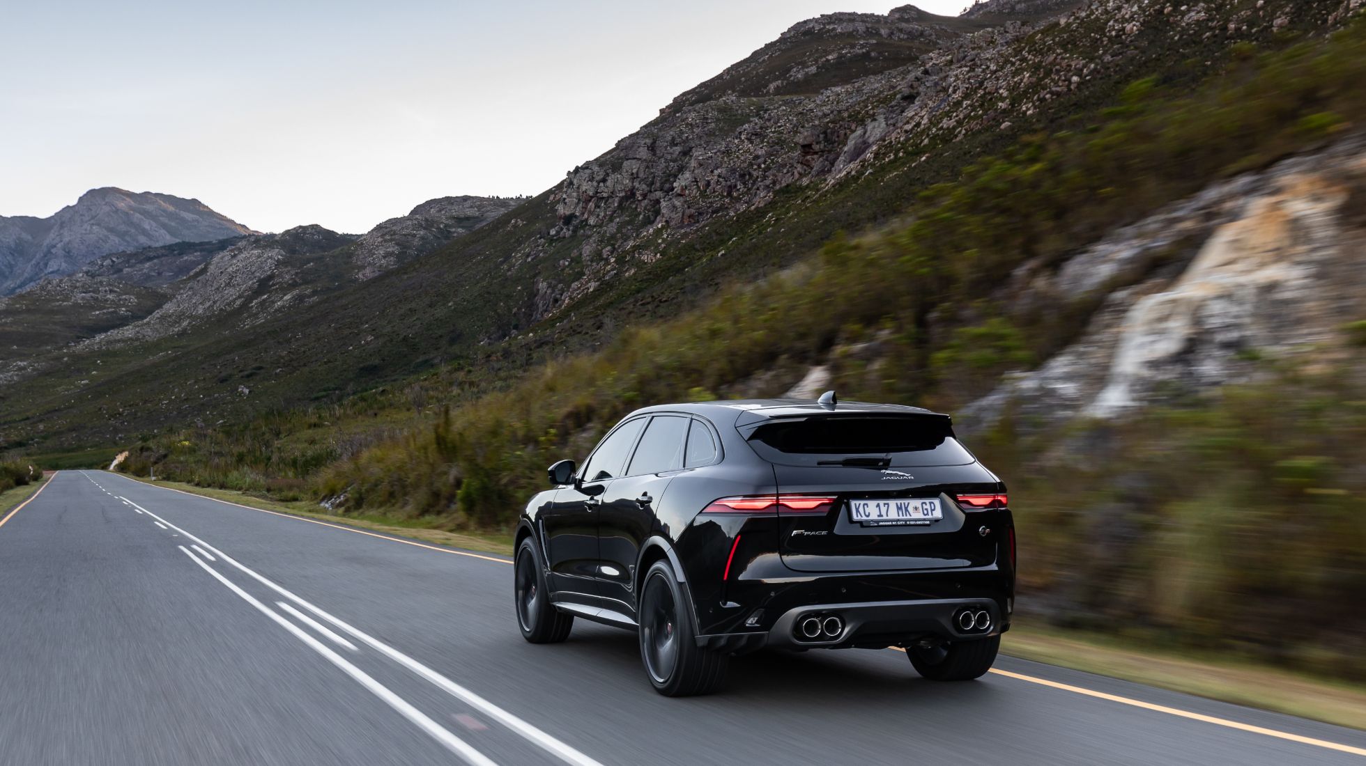 61843dda9c49c445a6cecfc2_New-F-PACE-SVR-17-1.jpg