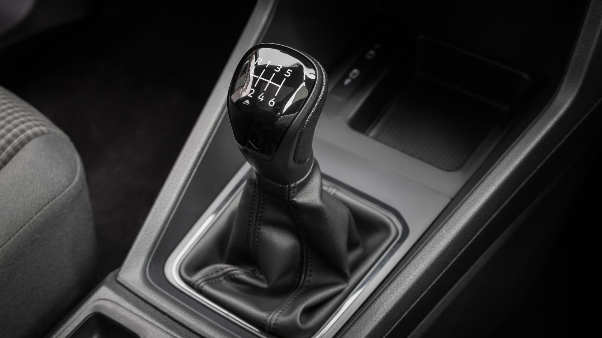62bc1a800bd050c0d243f7fa_VW-Caddy-Panel-Van-Topgear-SA-Manual-Gear-Lever.jpg