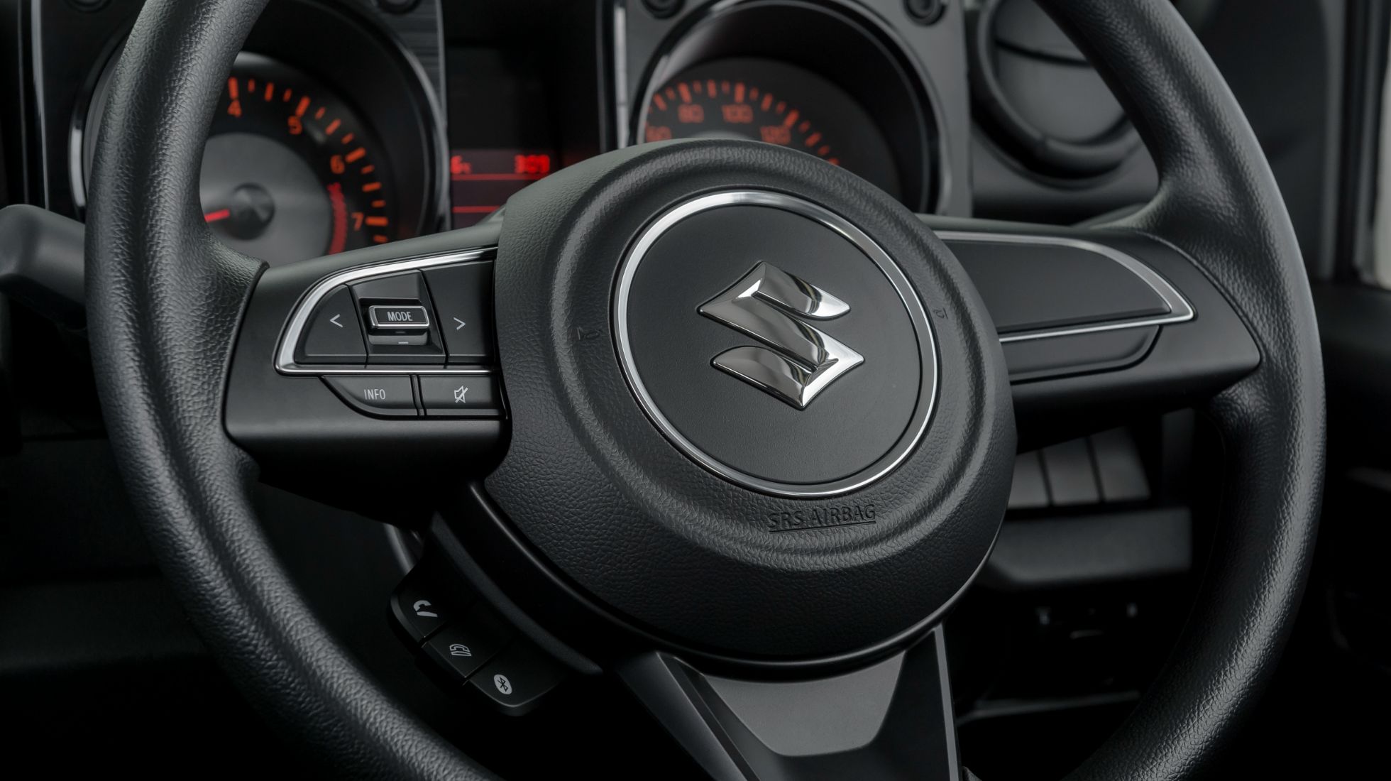 62bd7a75a9d55a391cb17435_Suzuki-Jimng-GL-TopGear-SA-Steering-Wheel.jpg