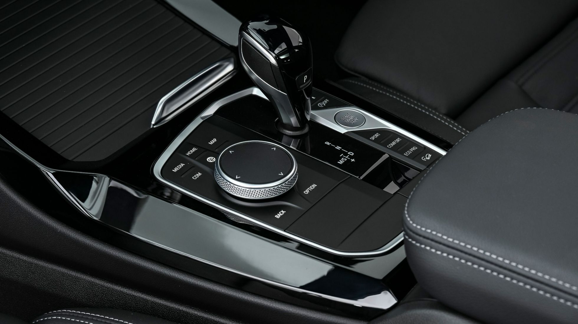 62e76f93df432961cae7c018_BMW-X3-20d-TopGear-SA-Gear-Selector.jpg
