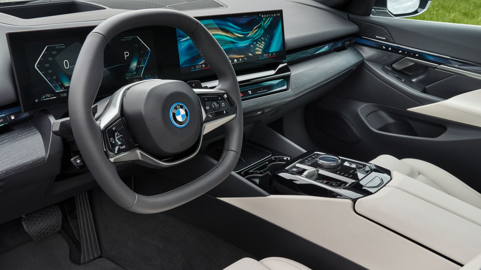 6513f30fffe829fa4b10151f_BMW-5-Series-Plug-In-Hybrid-TopGear-SA-Interior.jpg