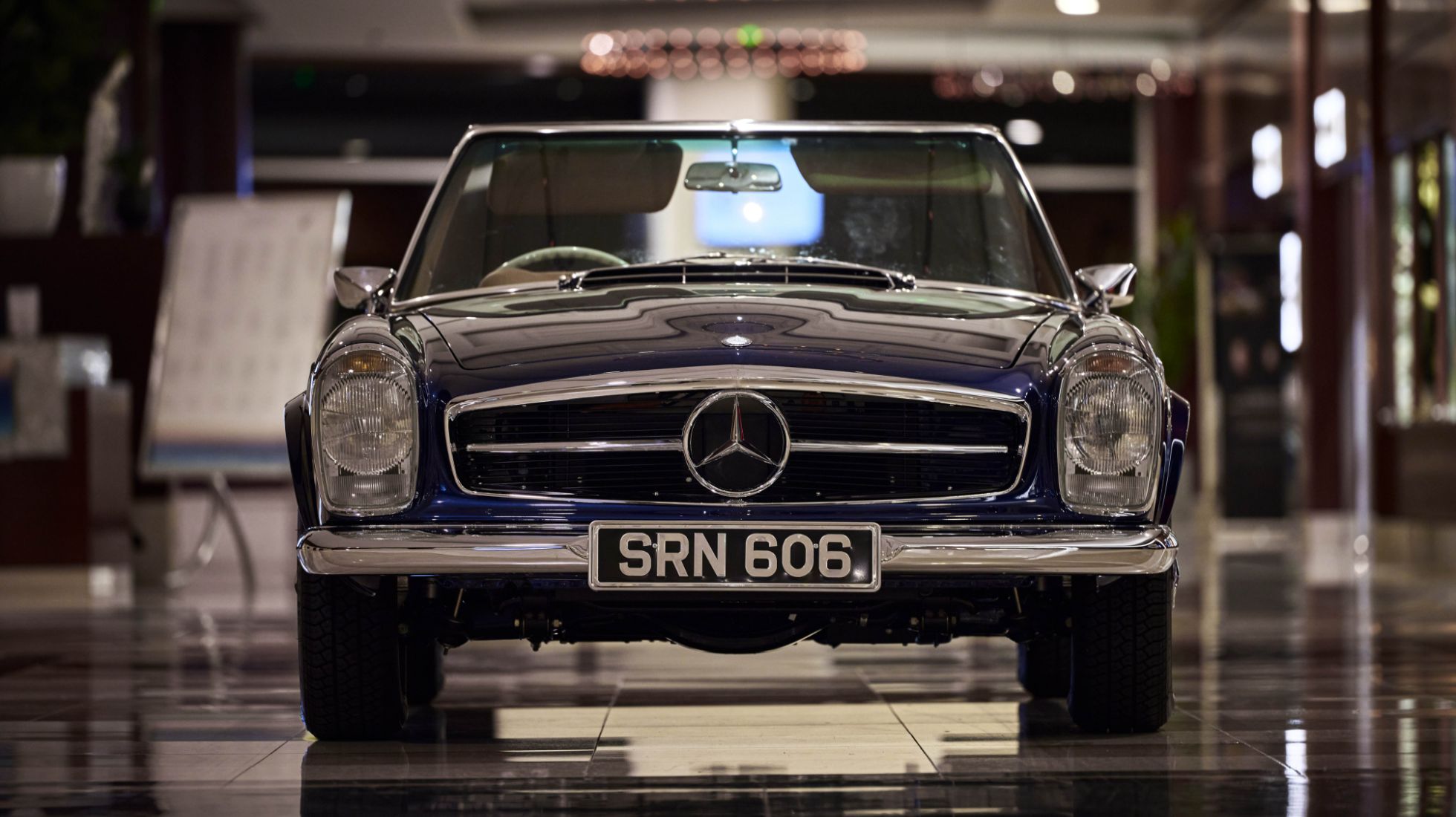 651535a46045ebac2101e396_Everrati-Mercedes-Benz-SL-Pagoda-TopGear-SA-Front-End.jpg