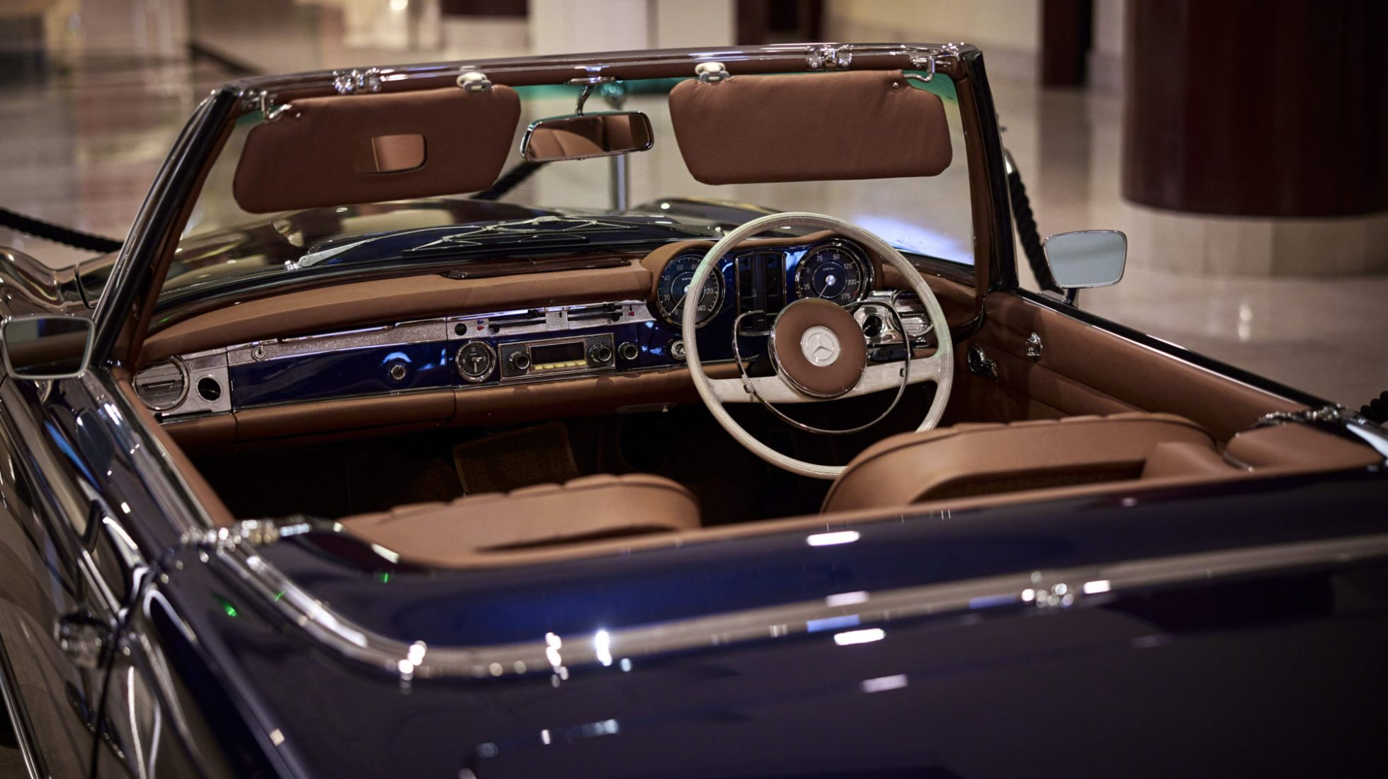 651535a4962a51f6f7f5151f_Everrati-Mercedes-Benz-SL-Pagoda-TopGear-SA-Roof.jpg