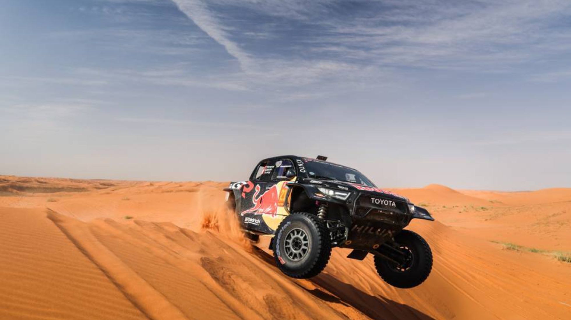 65a66ef8e6d48101b587cc12_Dakar-Stage-8-TopGearSA-Hilux.jpg