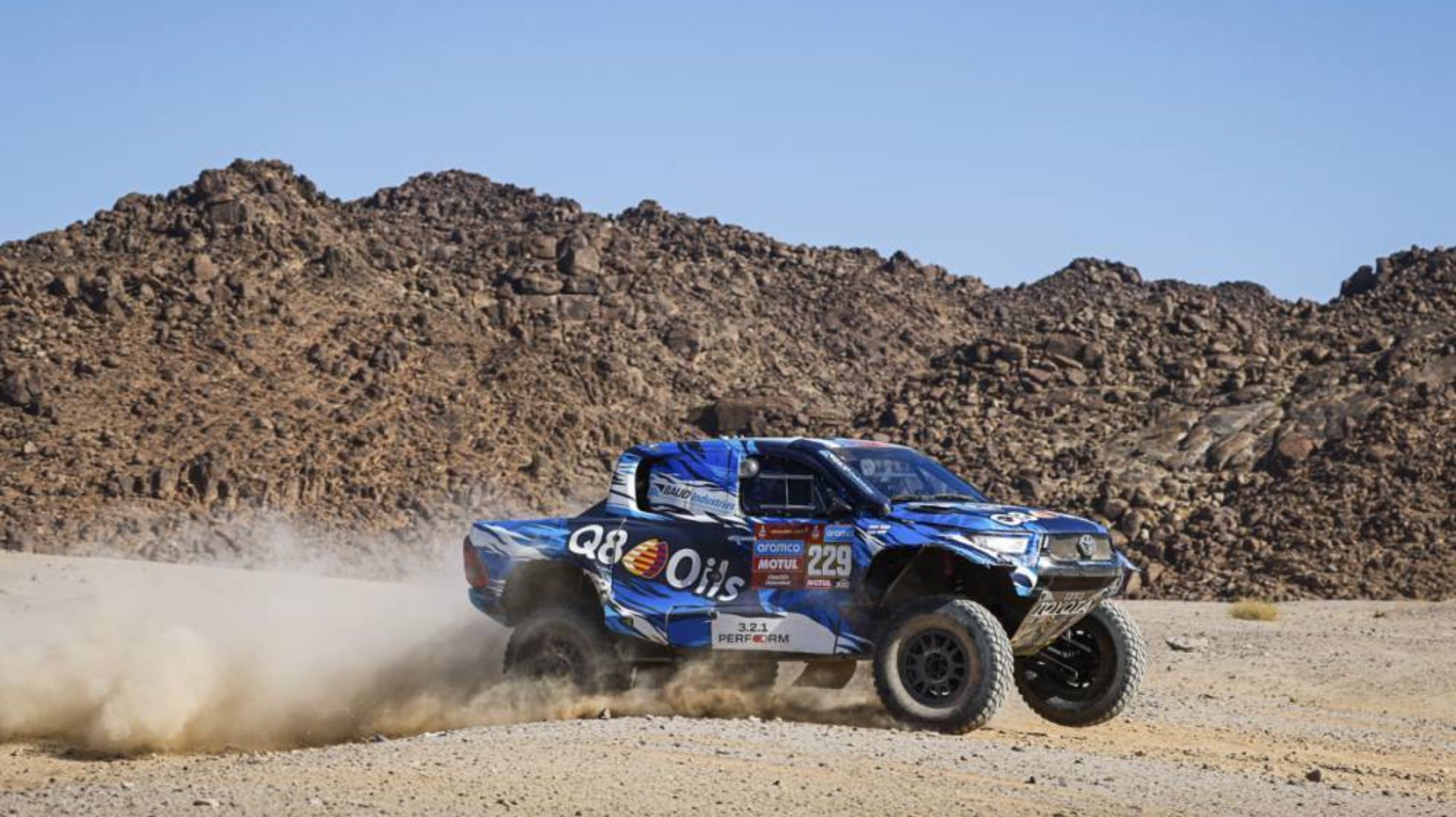65ae186f4a432eb833bc4a80_Dakar-Stage-11-TopGearSA-Hilux.jpg