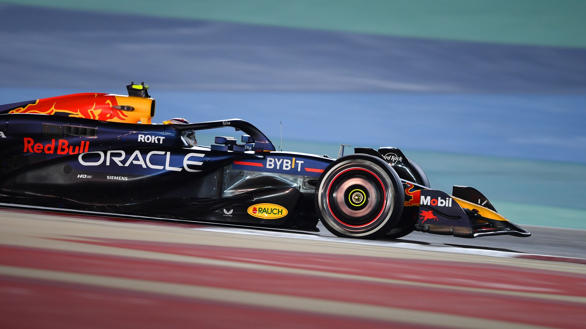 65e5dbef1cbf98fcc7b77cf4_Bahrain-GP-TopGearSA-Red-Bull-Side.jpg