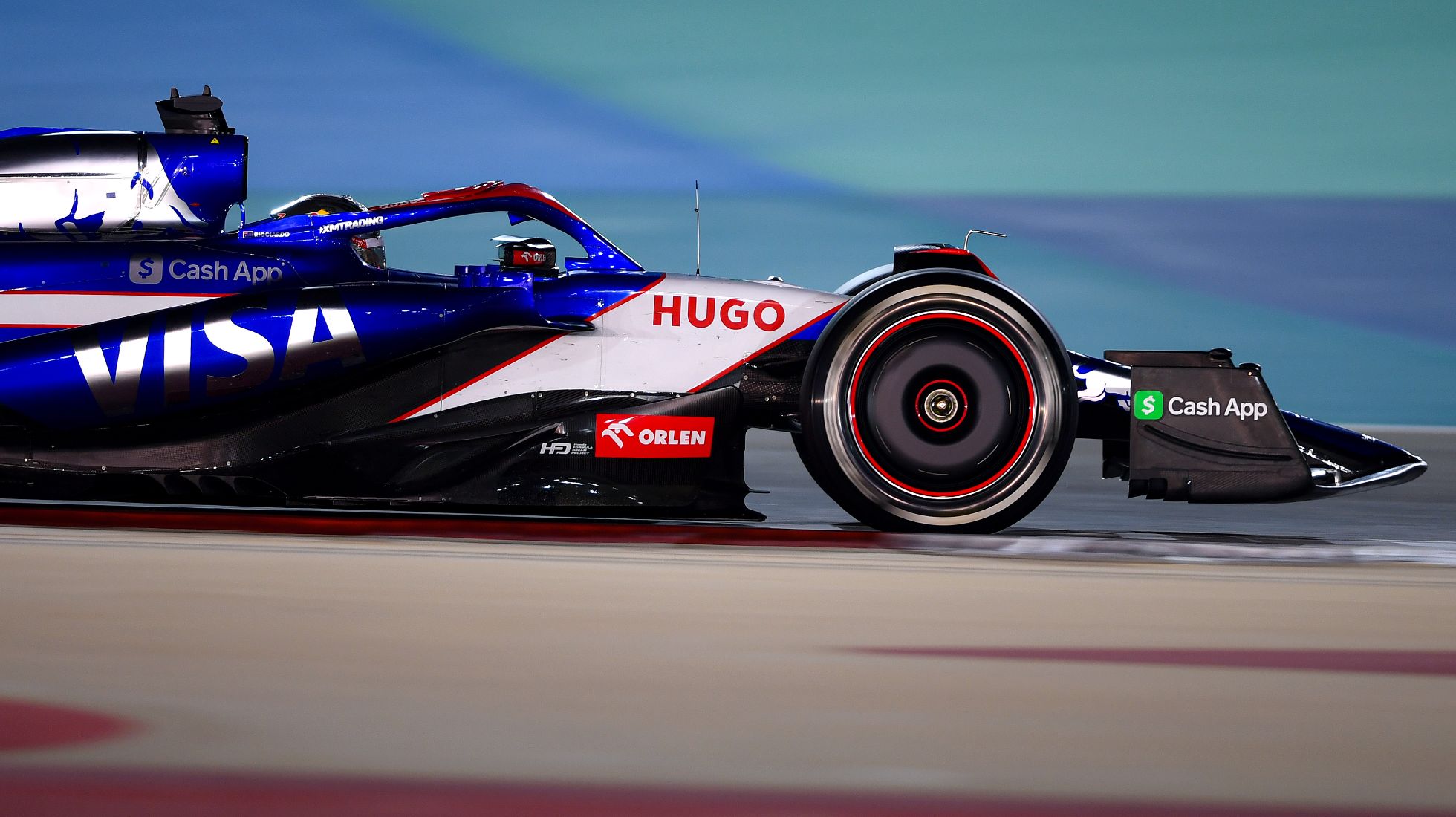 65e5dbefc98043b2b32bd598_Bahrain-GP-TopGearSA-VCARB.jpg