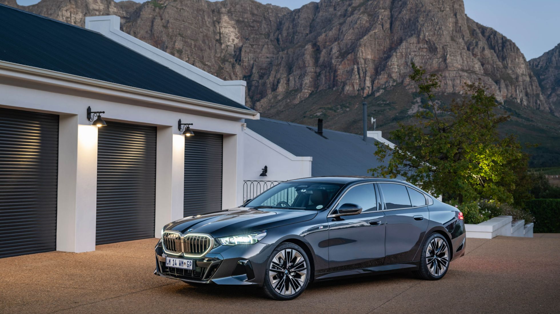 65e969215062e2a1f3b9d116_BMW-520d-TopGear-SA-2.jpg