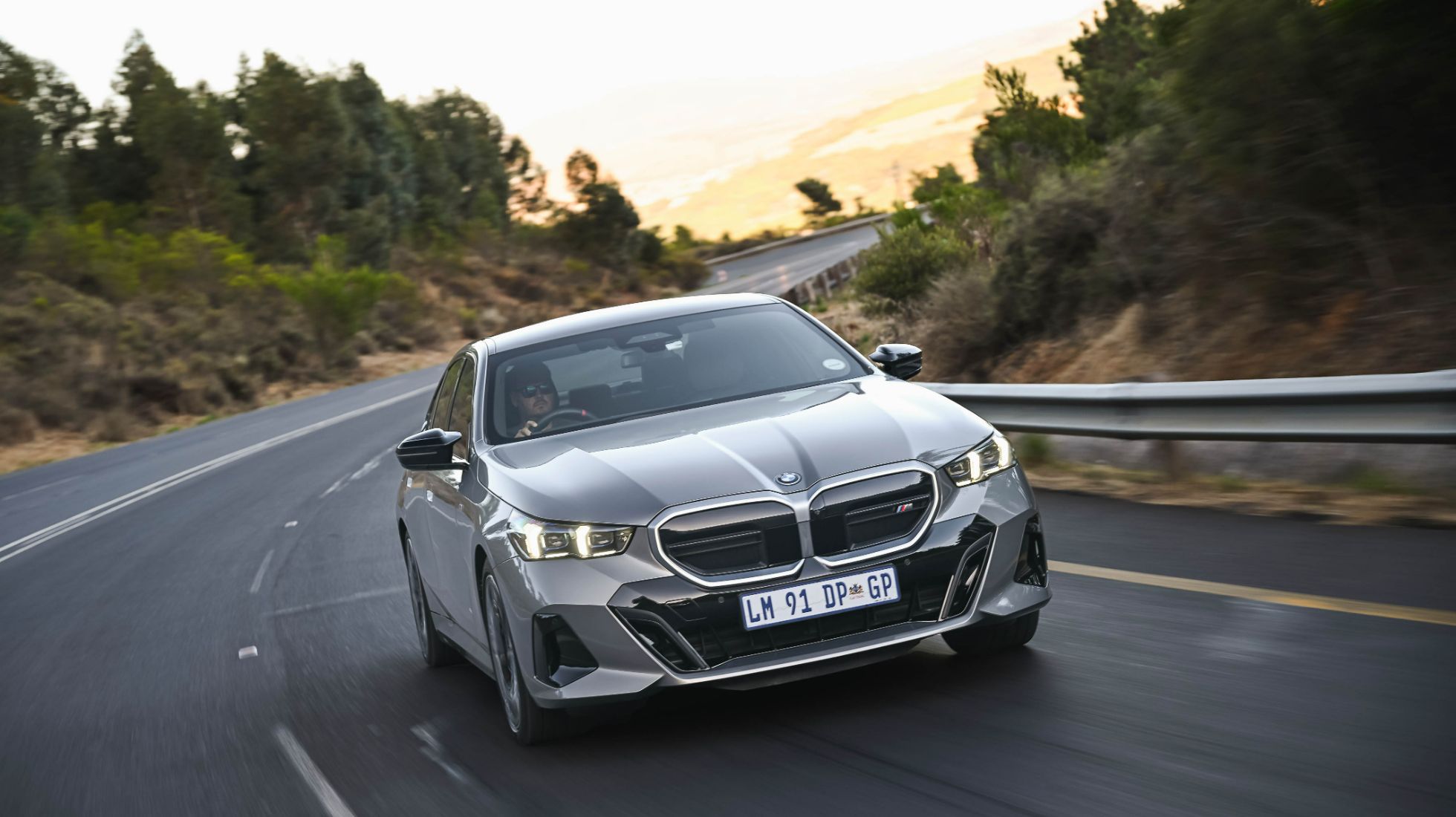65e96947310dce5ecdc6cd9a_BMW-i5-M60-TopGear-SA-3.jpg