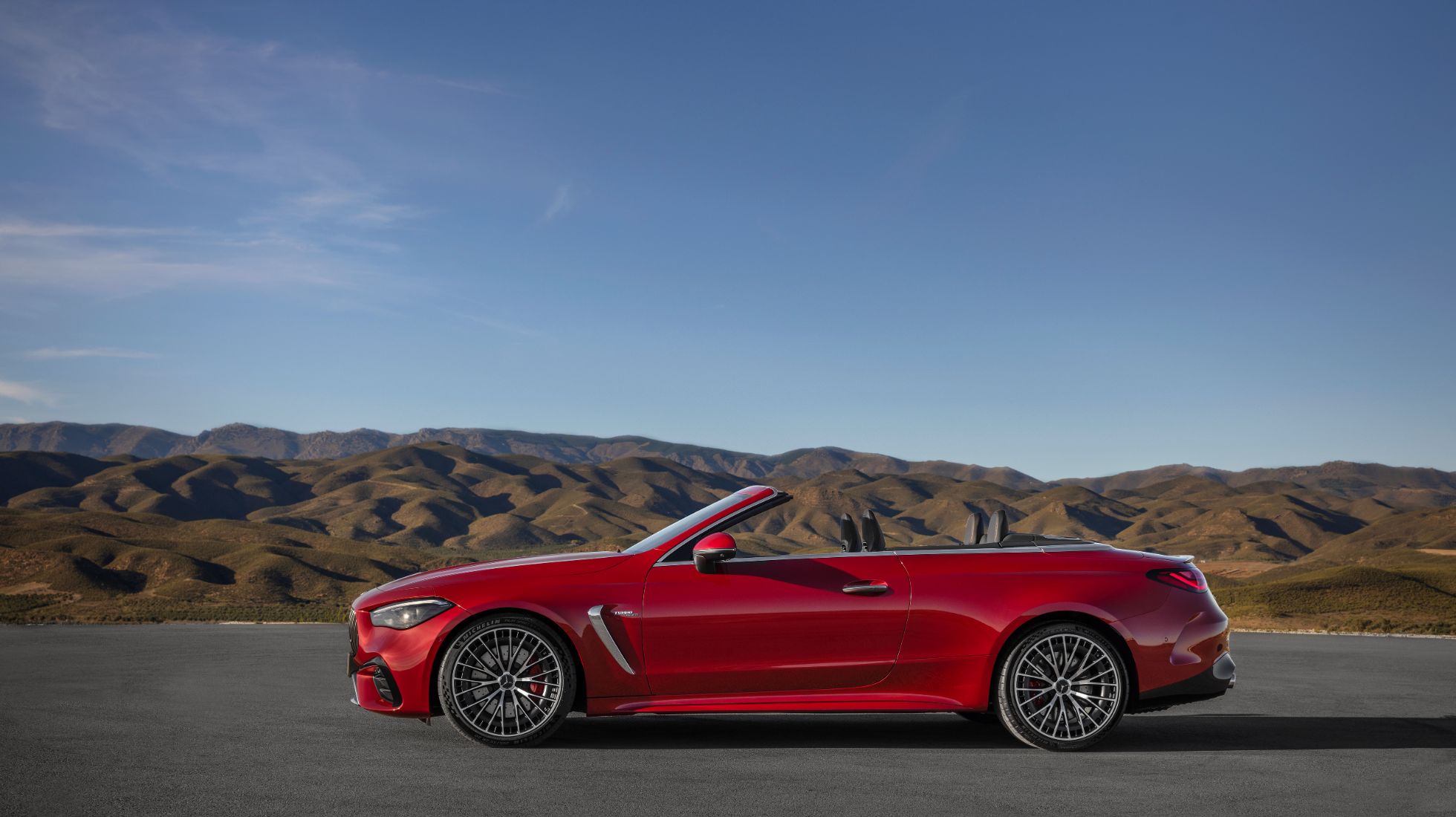 6639fd0ccaaf881d410d0704_Mercedes-AMG-CLE-53-Cabriolet-TopGear-SA-Side.jpeg