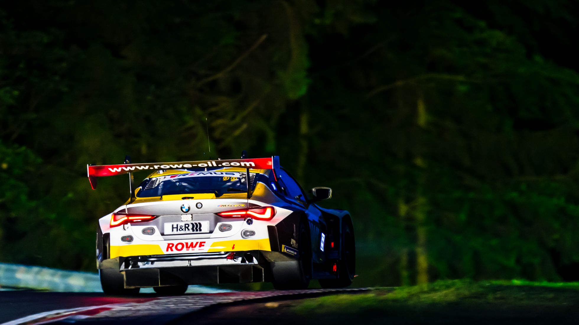 665de366646574e2449d2e8f_24h-of-Nurburgring-TopGearSA-Night.jpg