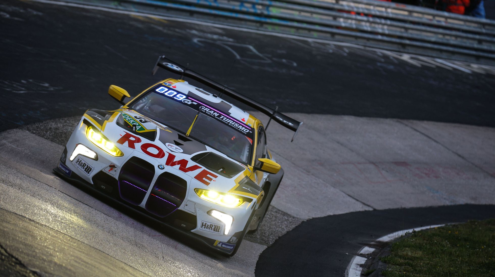 665de3688fe610a44d23fe8d_24h-of-Nurburgring-TopGearSA-The-Carosel.jpg