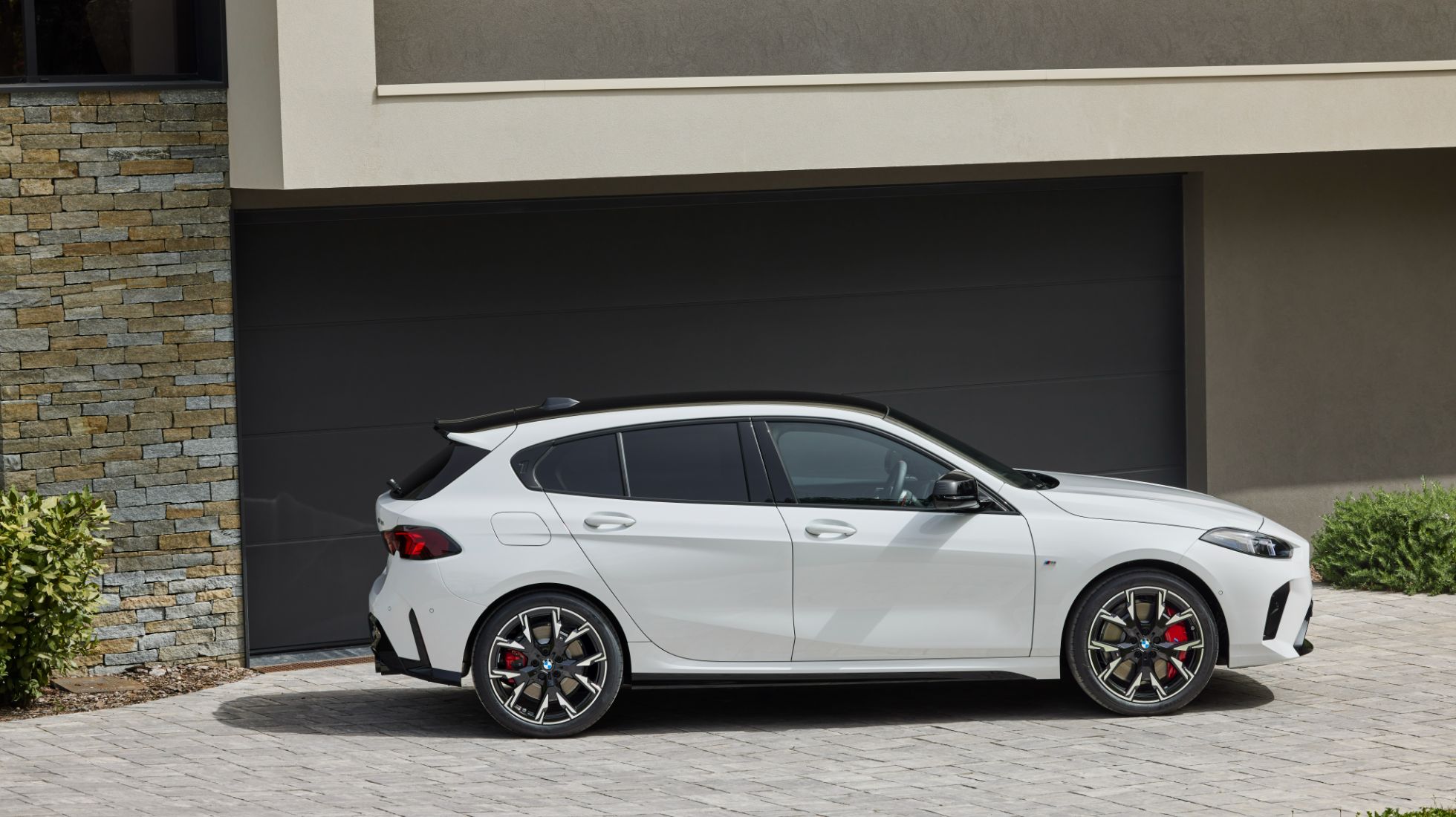 66616452fae561c5a1a9d638_BMW-1-Series-TopGear-SA-Side-View.jpeg