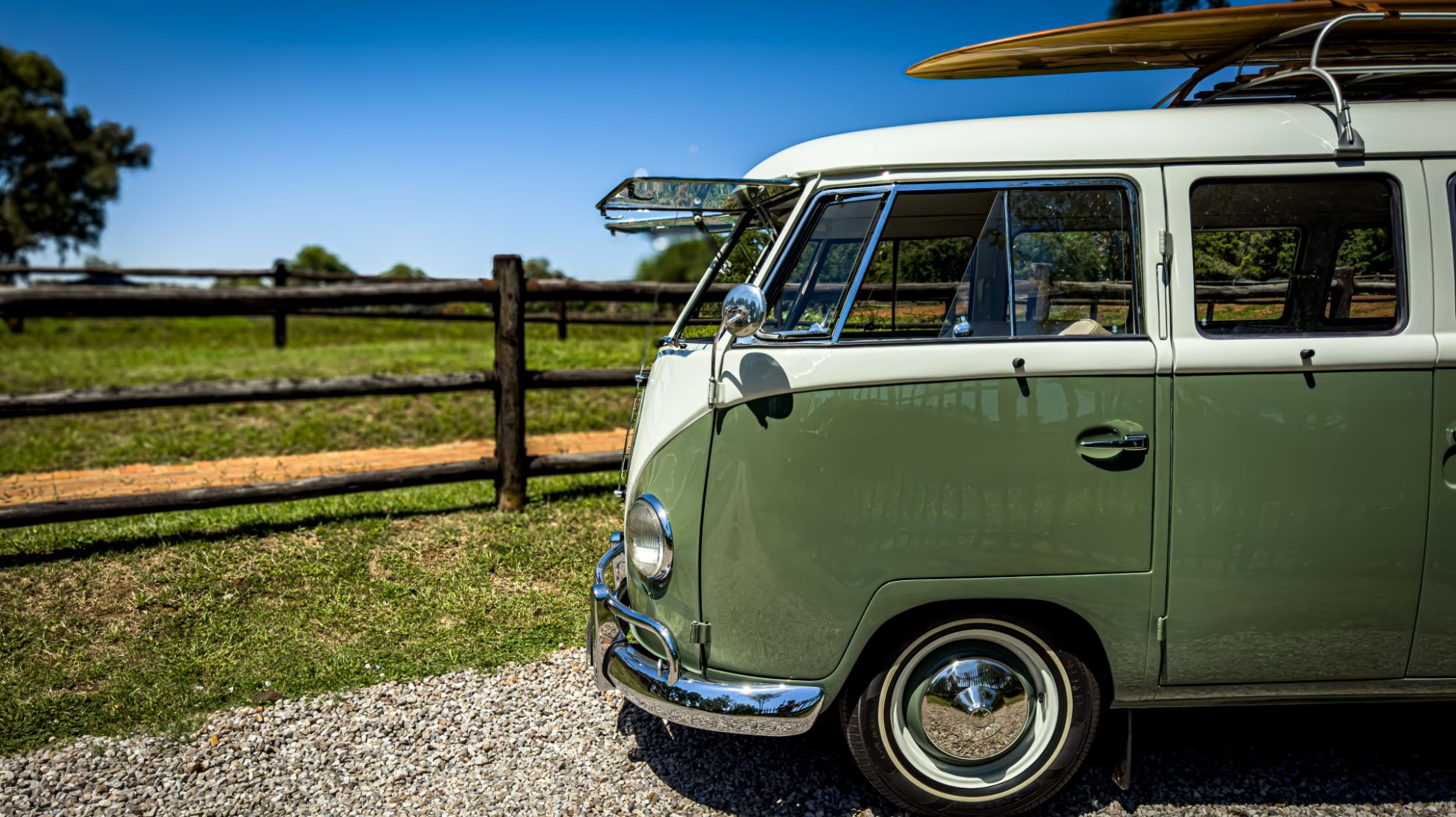 66685c64fccdb4d4df54c75f_Retro-Kombi-TopGearSA-Side.jpg