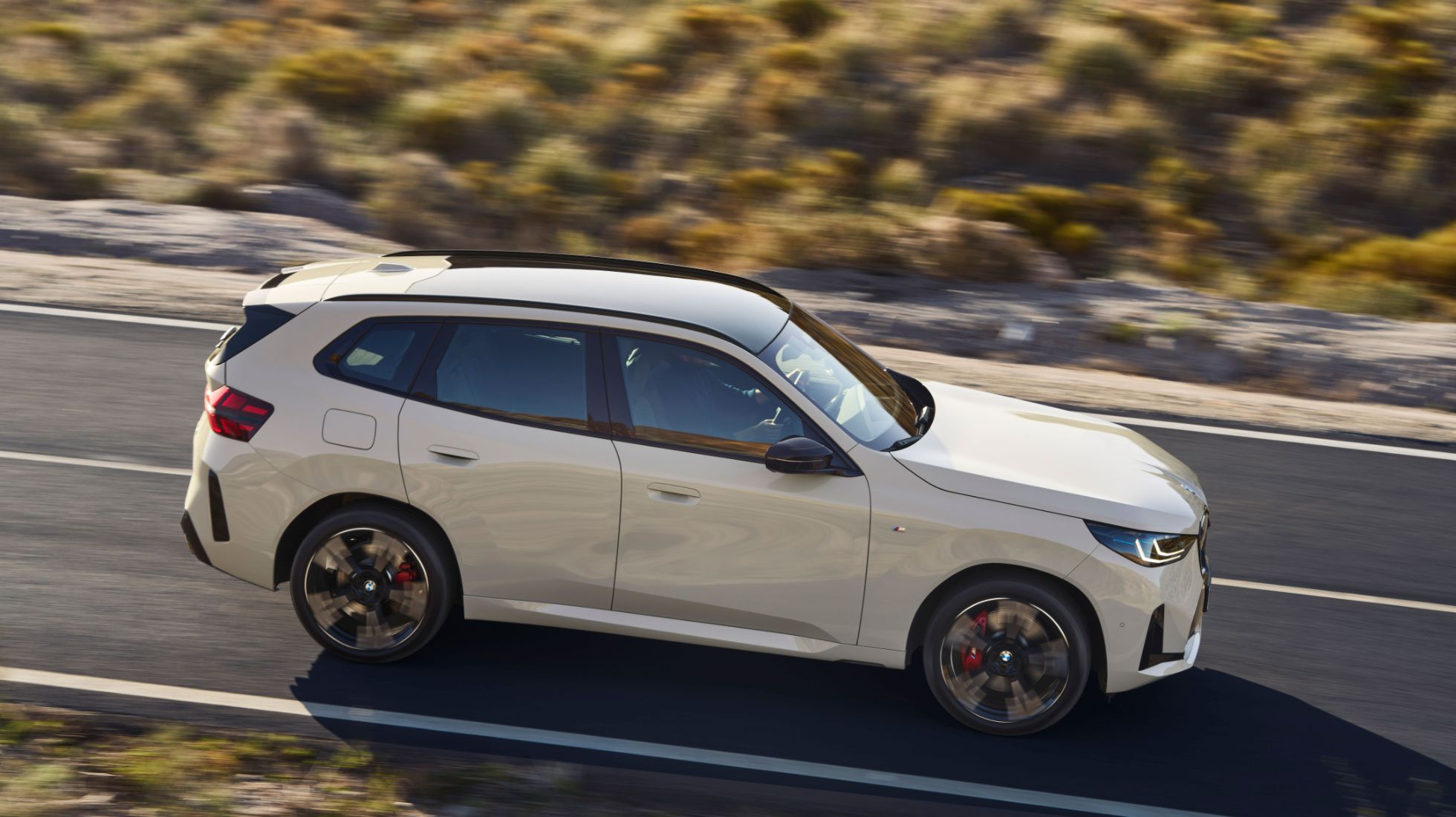 6672daab90366f4f80653ed9_BMW-X3-M50-xDrive-TopGear-SA-Side.jpg