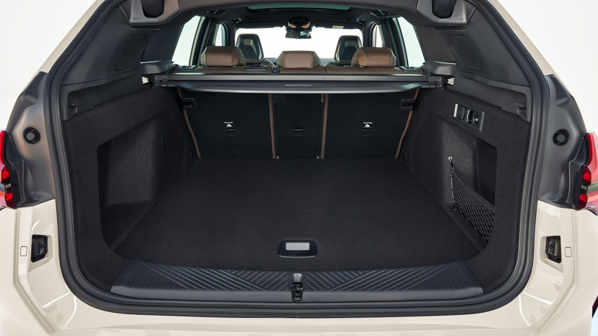 6672daab9fa8f93e05af3579_BMW-X3-M50-xDrive-TopGear-SA-Boot.jpg