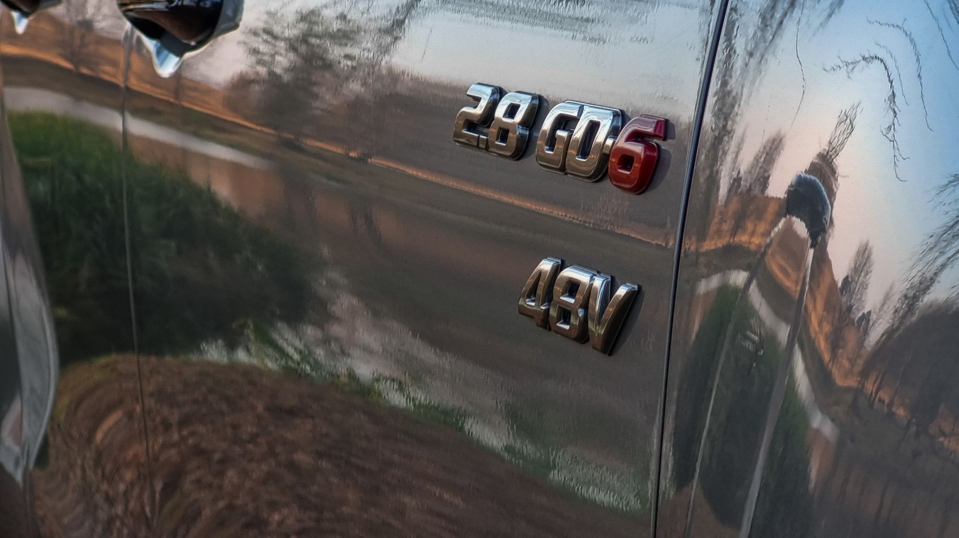 667d714ce71cb2b071d65d10_Toyota-Hilux-Raider-48V-TopGearSA-48V.jpg