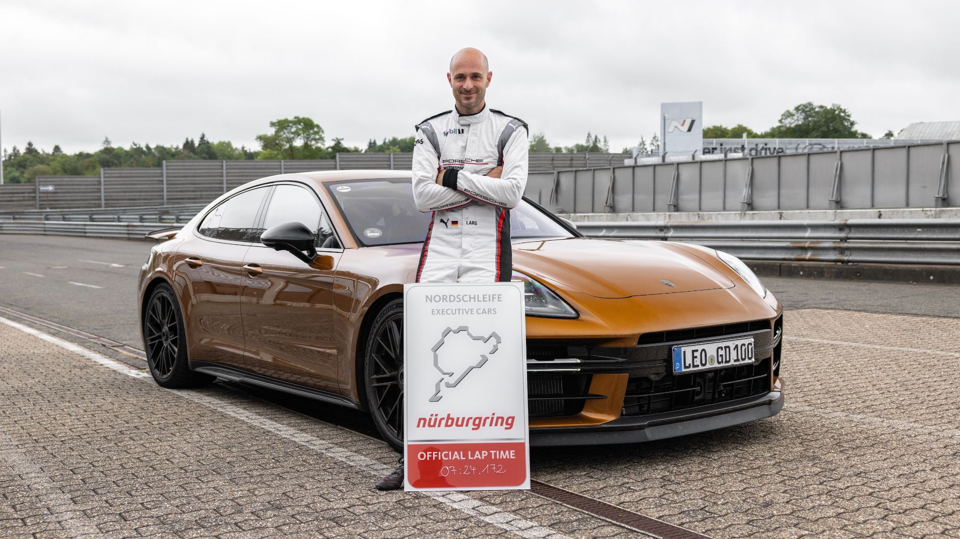 Exec car lap record around Nürburgring seized by the Porsche Panamera. Again
