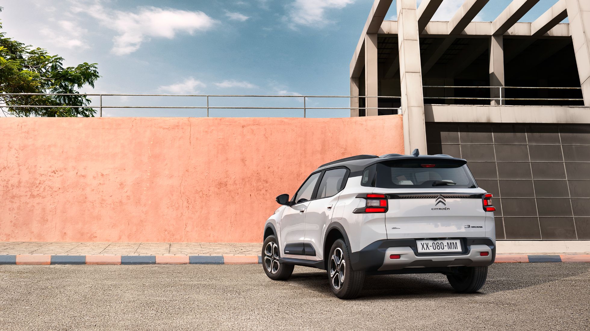 66cdba121941087edbfe2c9a_Citroen-C3-Aircross-TopGear-SA-Rear.jpg