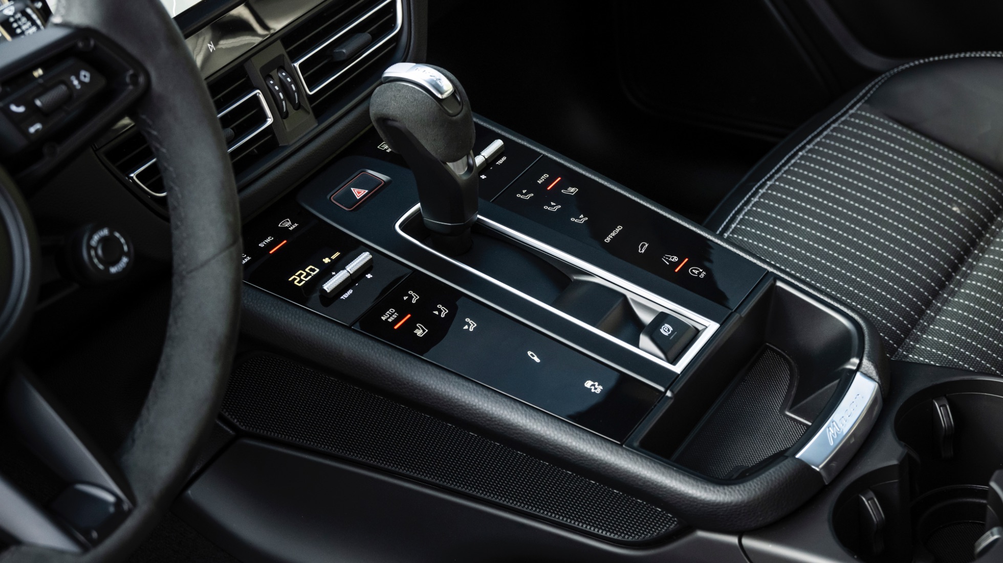 66d862f8ed268d237bdb0be9_TopGear-SA-Review-Porsche-Macan_T-Interior-Seats-and-Infotainment.jpg