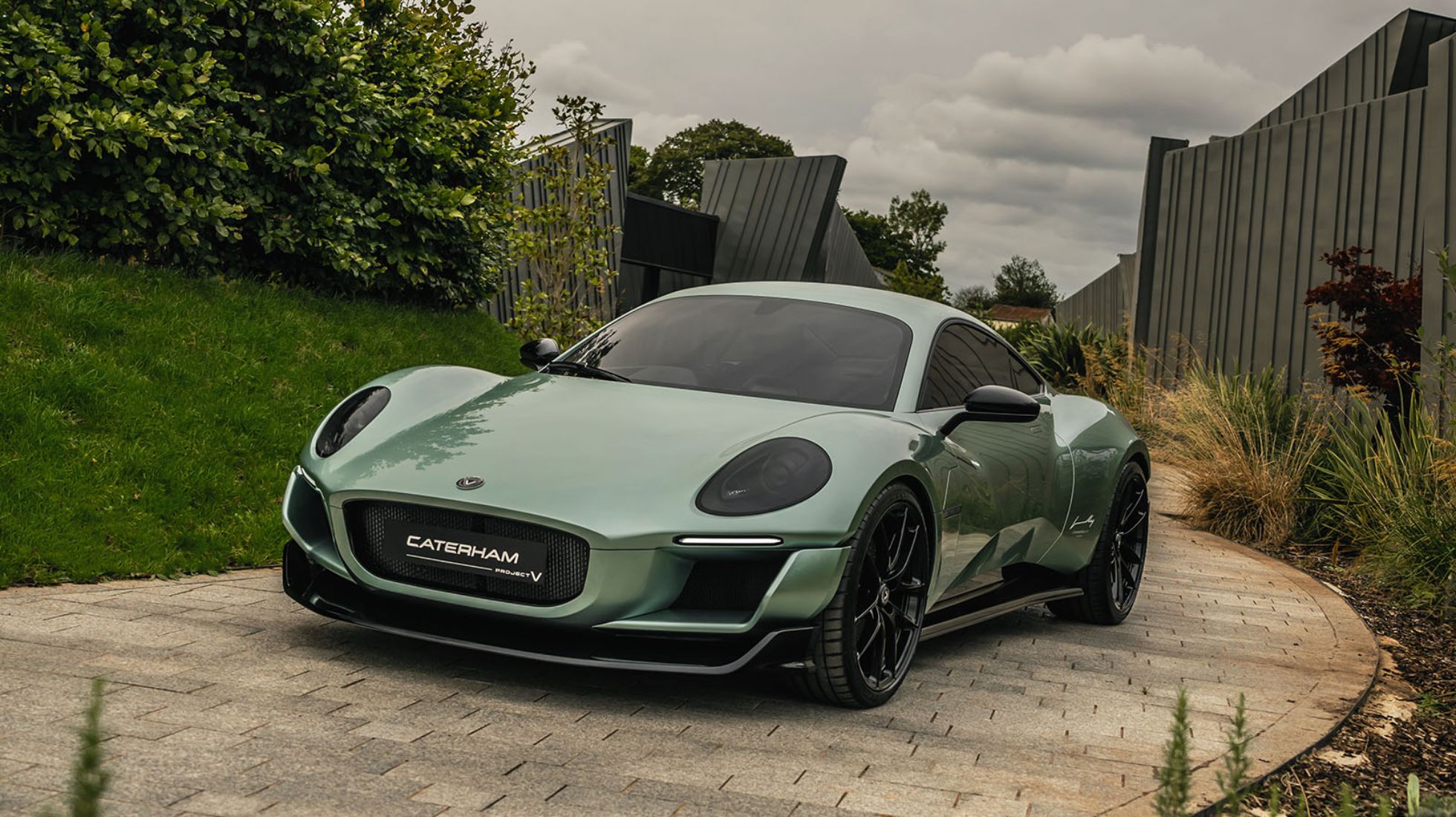 66fe5a593e4e6755a871b1c0_Caterham-Project-V-TopGearSA-Front.jpg