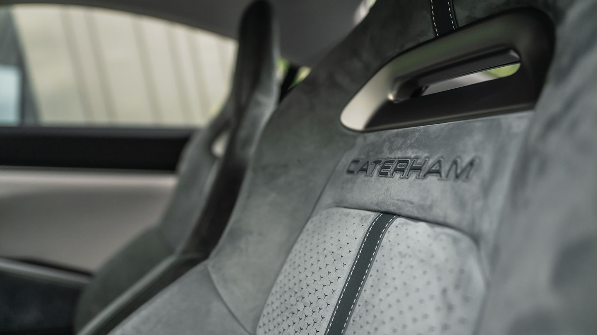 66fe5a5edbda1cfab9d00939_Caterham-Project-V-TopGearSA-Seats.jpg