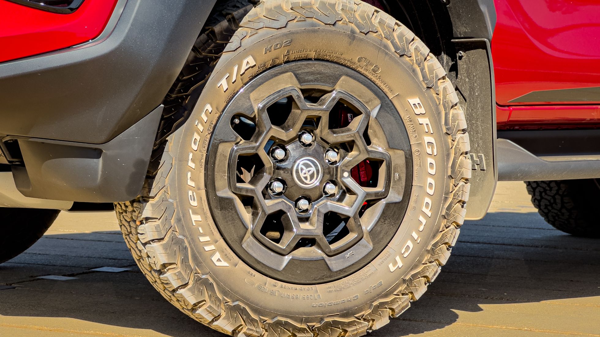 673475784a355a509986b4f3_Toyota-Hilux-GR-S-III-TopGearSA-Wheels.jpg