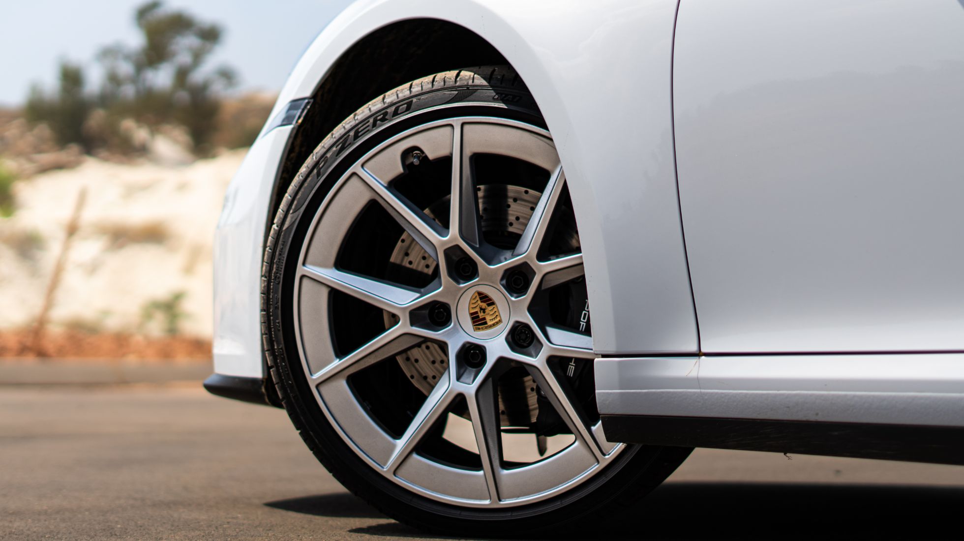 678ea6e82cb5bb78c5ae72d8_2025-Porsche-911-Carrera-Wheel-Design-Close-JHB-TopGear-SA-Img.jpg