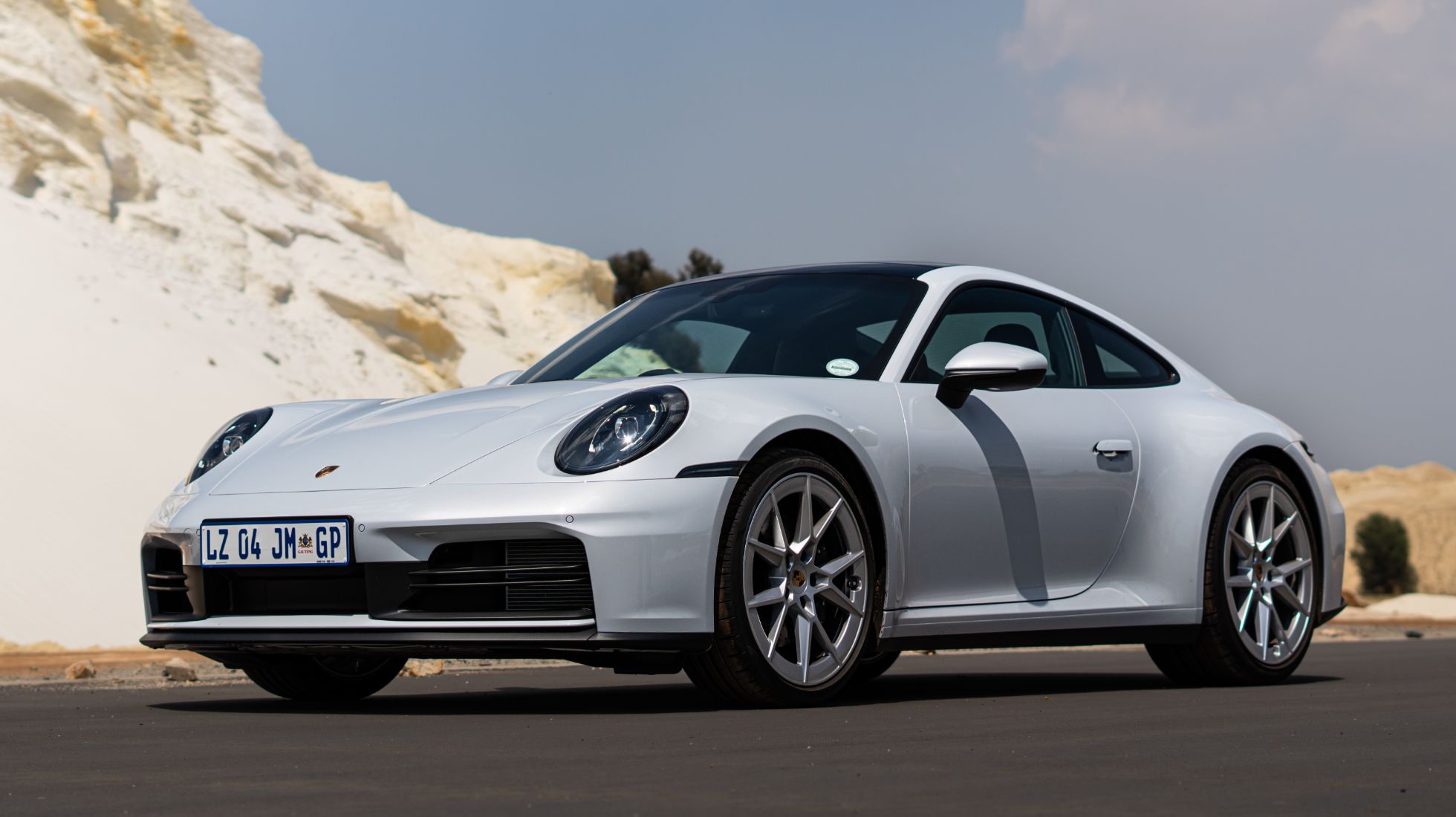 678ea6ed457ee31baf4ffde7_2025-Porsche-911-Carrera-Front-Q-view-JHB-TopGear-SA-Img.jpg