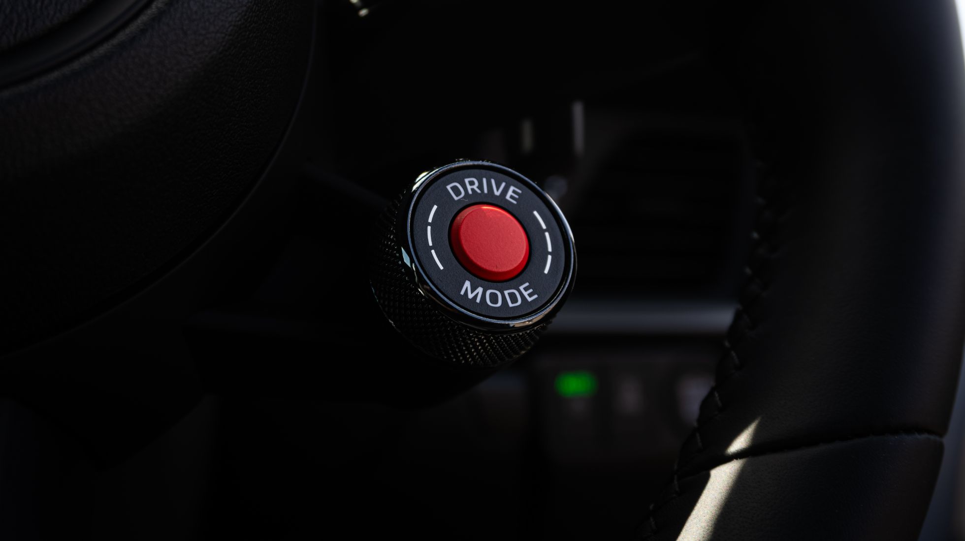 678ea6ee1cf4094515b59d5f_2025-Porsche-911-Carrera-Drive-Mode-Select-JHB-TopGear-SA-Img.jpg