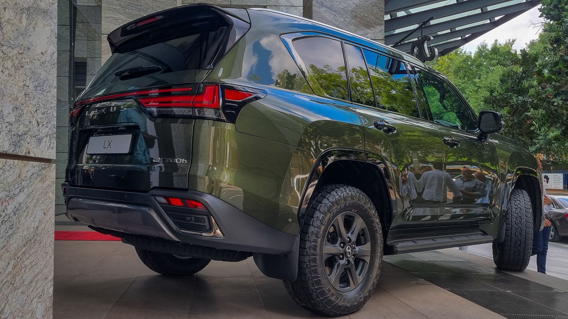 67c6eb4da3c5fd25c0d2a207_Lexus-LX-First-Look-TopGearSA-Rear-and-Side.jpg